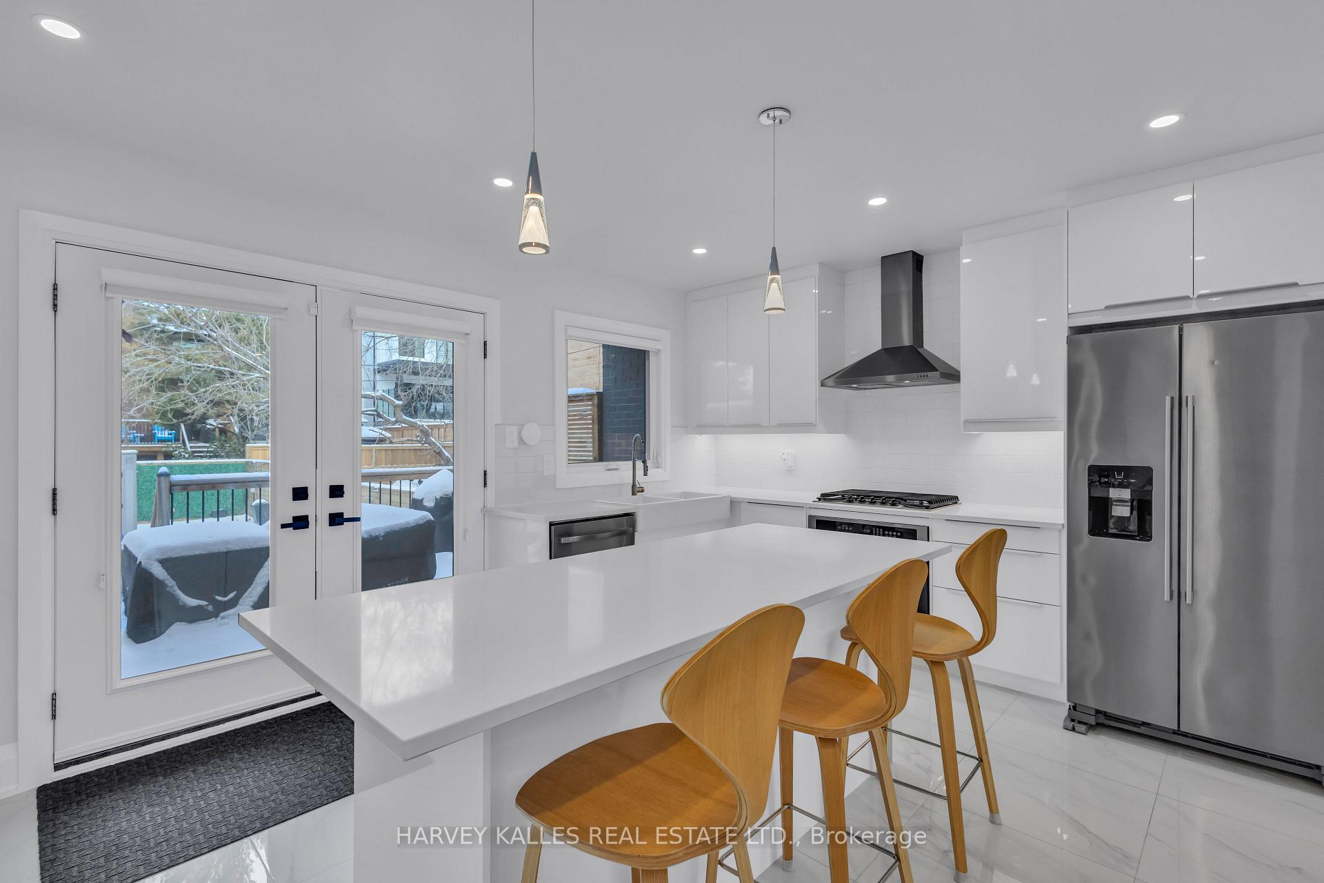 Photo 5 of 86 Castlefield Avenue, Toronto, Yonge-Eglinton — HOMEH