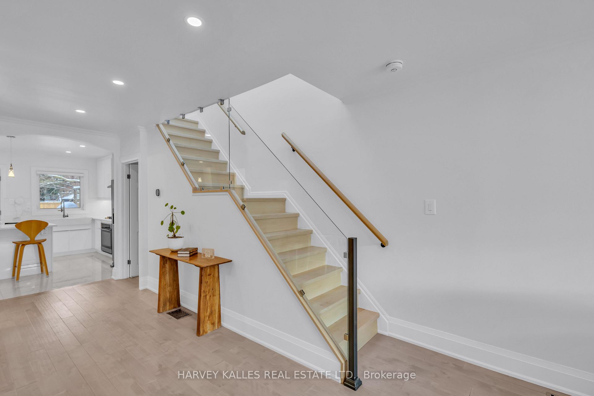 Photo 12 of 86 Castlefield Avenue, Toronto, Yonge-Eglinton — HOMEH