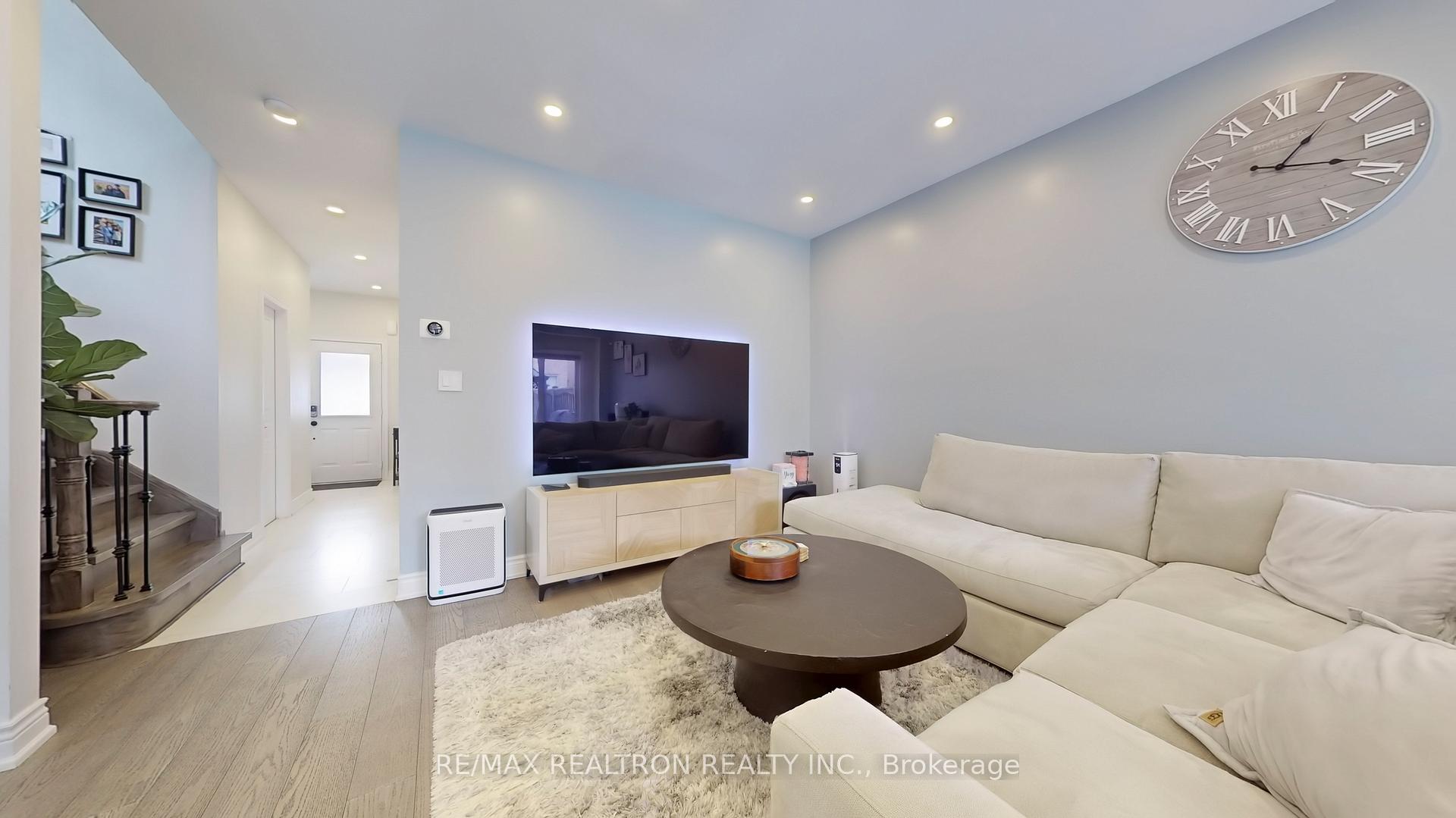 Photo 7 of 74 Mediterra Drive, Vaughan, Vellore Village — HOMEH