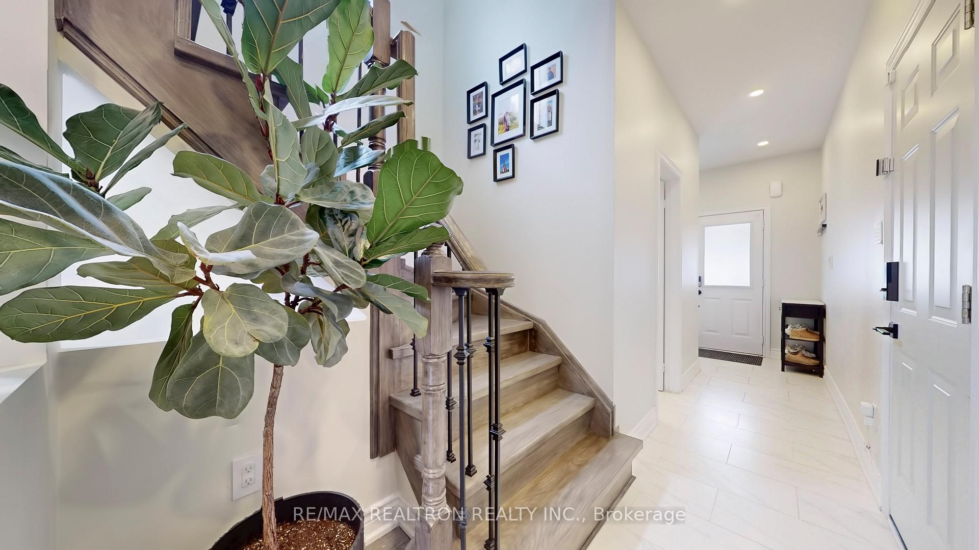 Photo 18 of 74 Mediterra Drive, Vaughan, Vellore Village — HOMEH