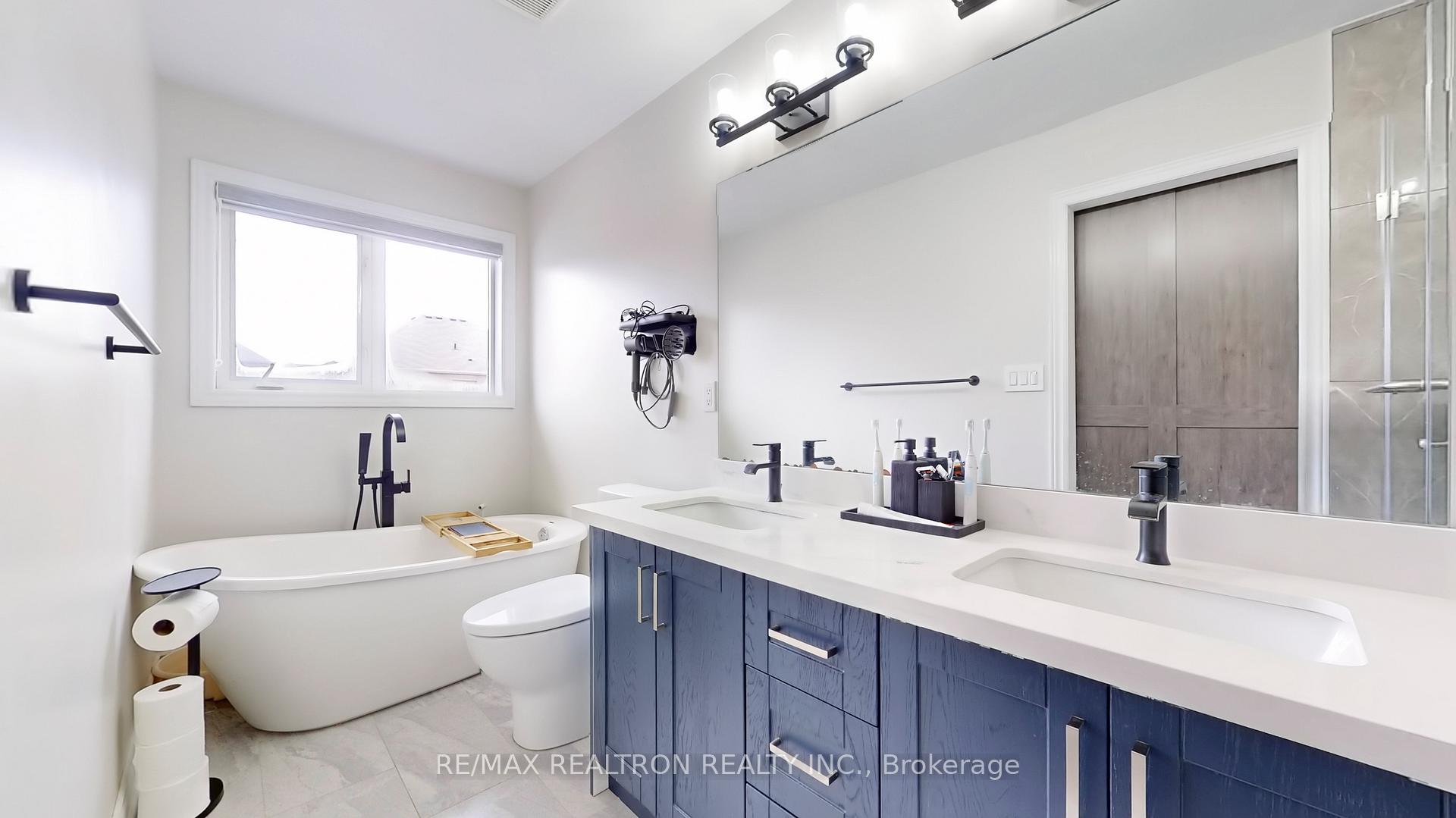 Photo 25 of 74 Mediterra Drive, Vaughan, Vellore Village — HOMEH