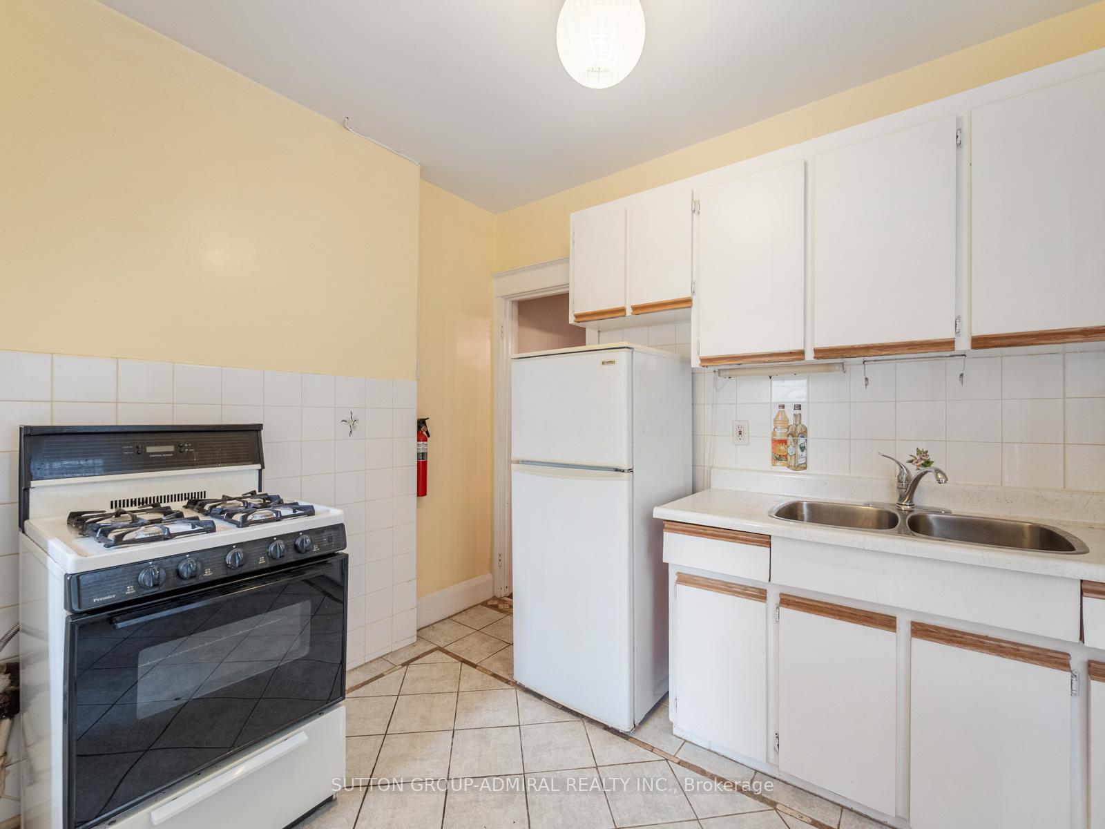 Photo 3 of 408 Balliol Street, Toronto, Mount Pleasant East — HOMEH