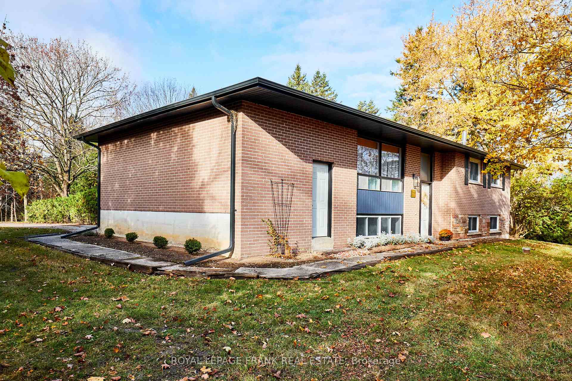 Photo 14 of 10 Harrison Drive, Uxbridge, Rural Uxbridge — HOMEH