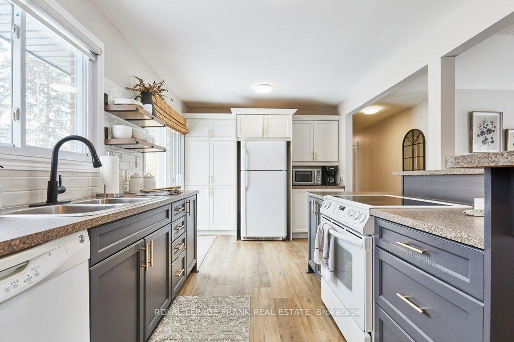 Photo 7 of 10 Harrison Drive, Uxbridge, Rural Uxbridge — HOMEH