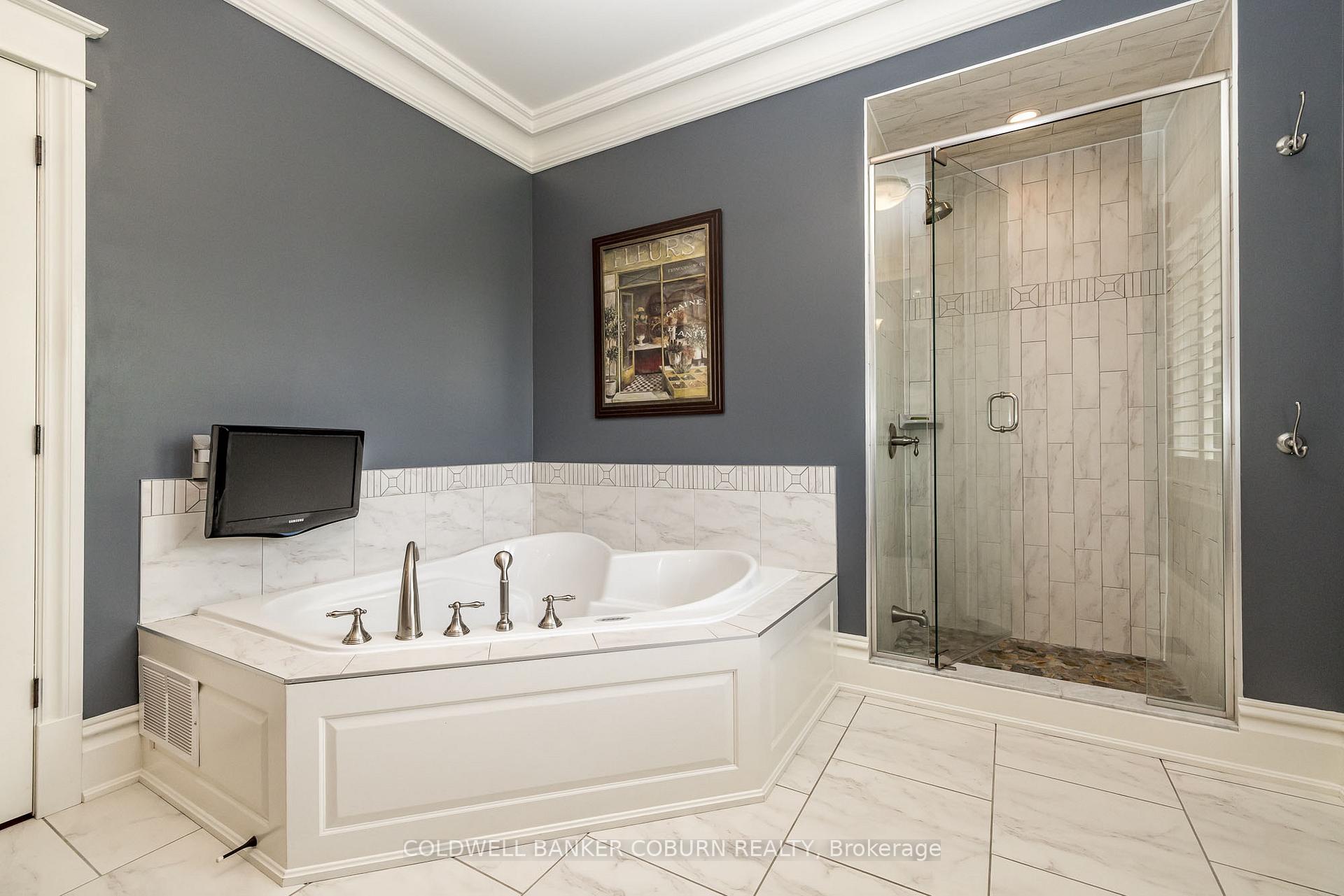 Photo 32 of 155 West Lake Circle, Ottawa, Huntley Ward (South East) — HOMEH