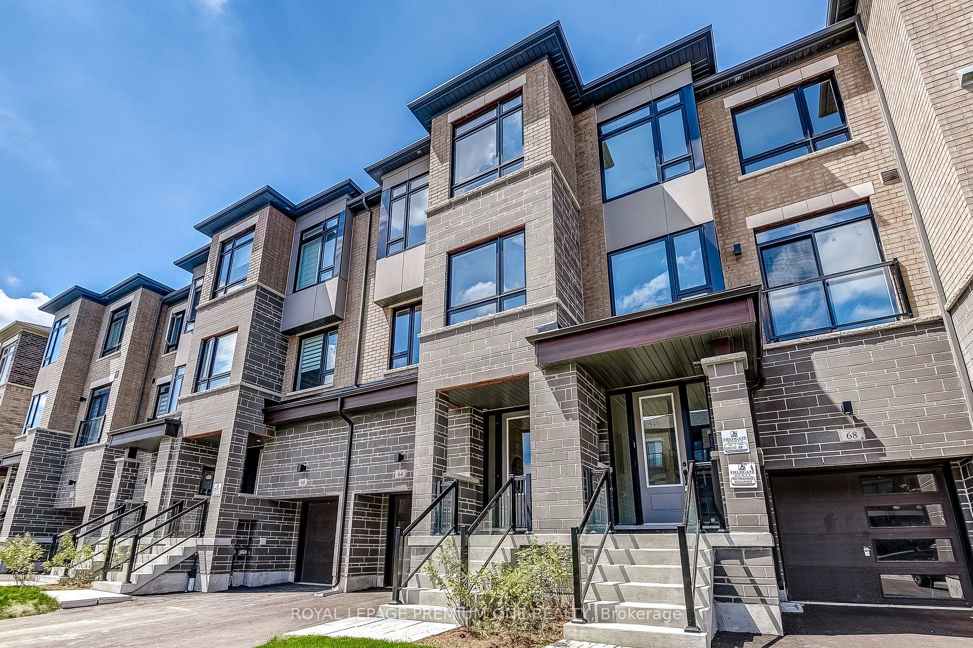 Photo 11 of 64 Tennant Circle, Vaughan, Vellore Village — HOMEH