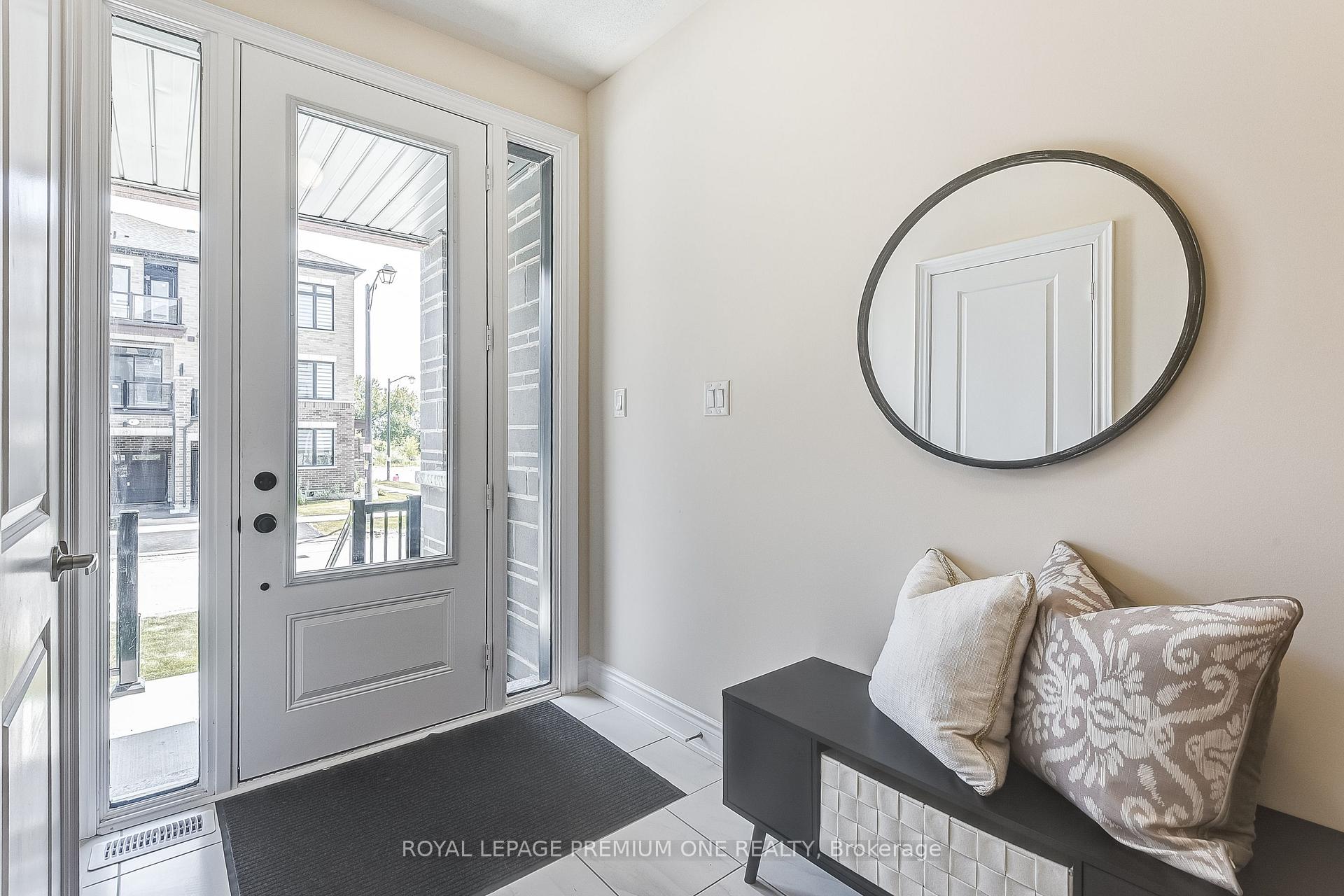 Photo 4 of 64 Tennant Circle, Vaughan, Vellore Village — HOMEH