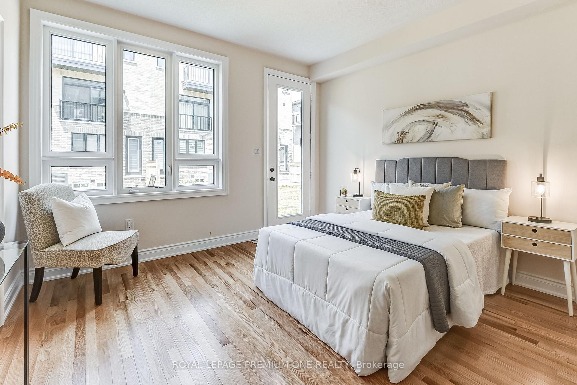 Photo 10 of 64 Tennant Circle, Vaughan, Vellore Village — HOMEH
