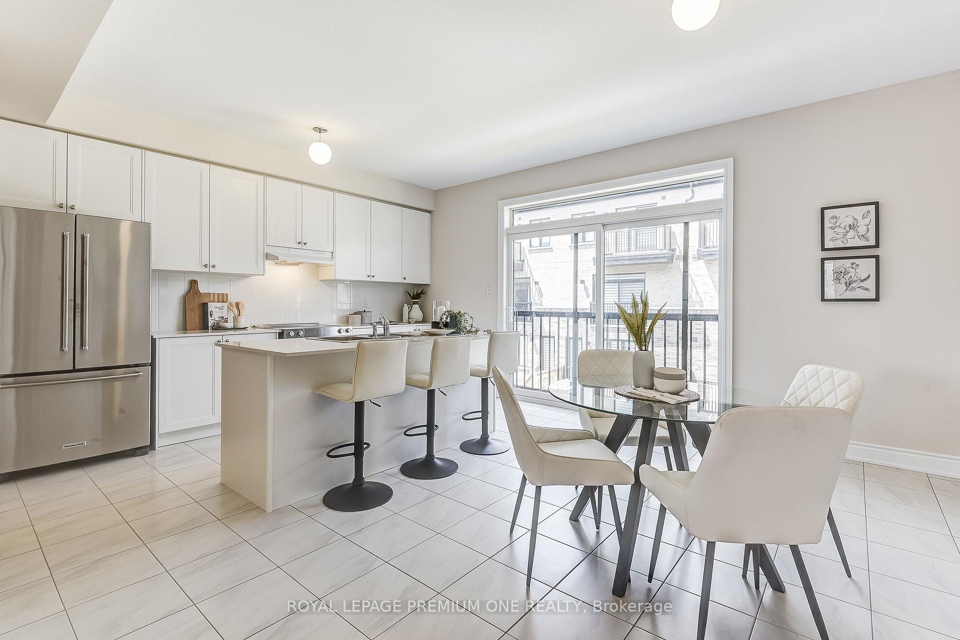 Photo 17 of 64 Tennant Circle, Vaughan, Vellore Village — HOMEH