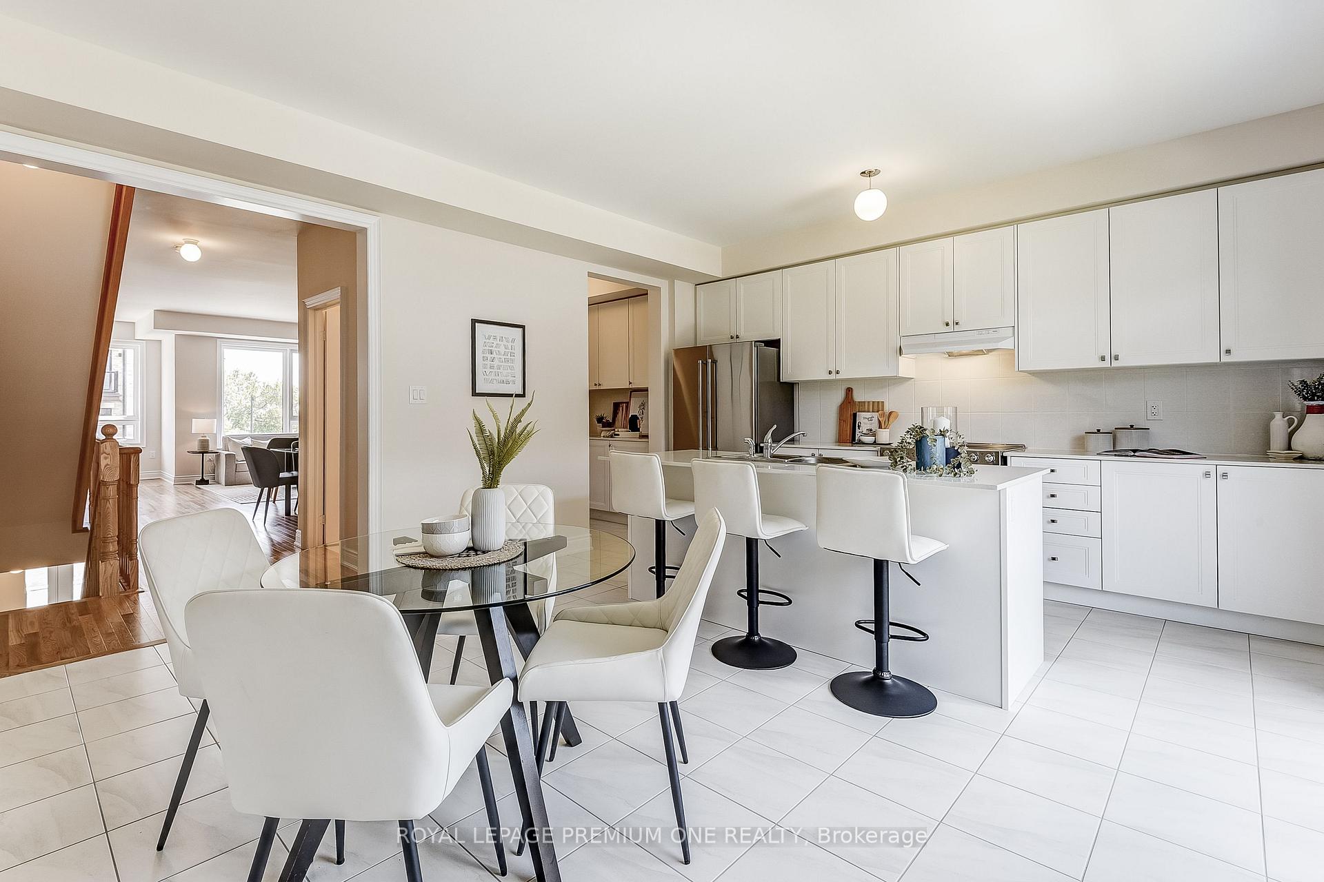 Photo 20 of 64 Tennant Circle, Vaughan, Vellore Village — HOMEH
