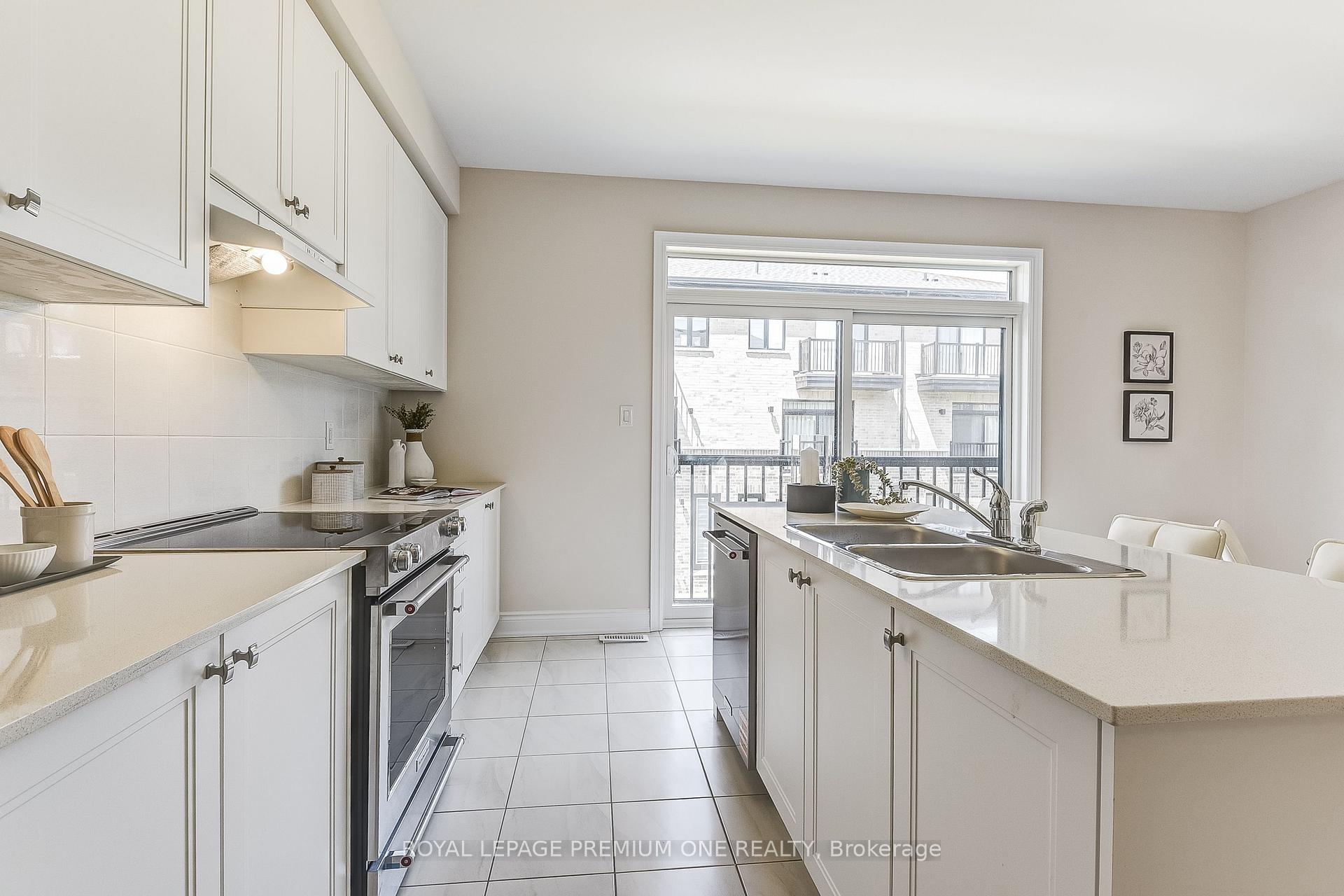 Photo 22 of 64 Tennant Circle, Vaughan, Vellore Village — HOMEH
