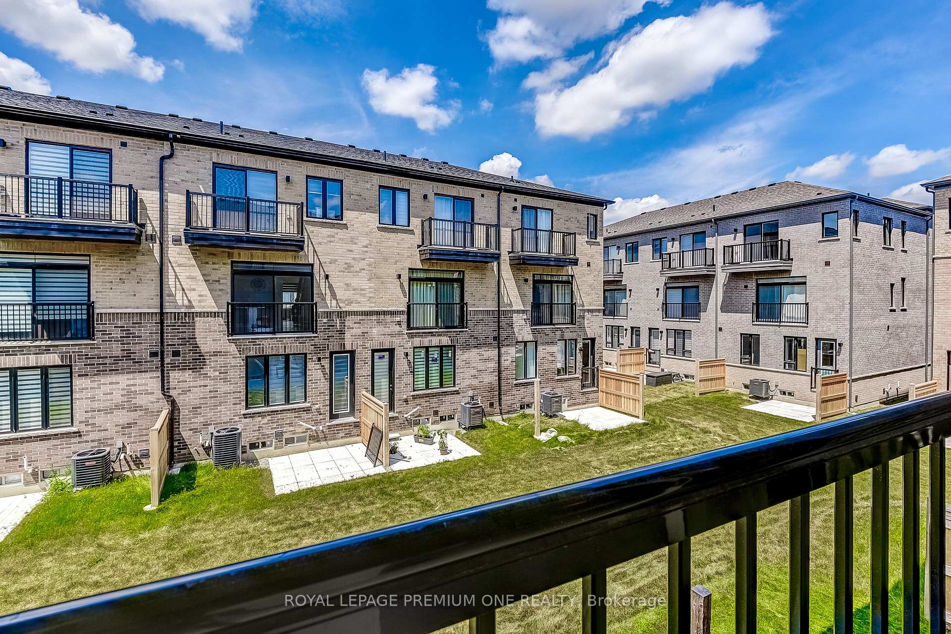 Photo 16 of 64 Tennant Circle, Vaughan, Vellore Village — HOMEH