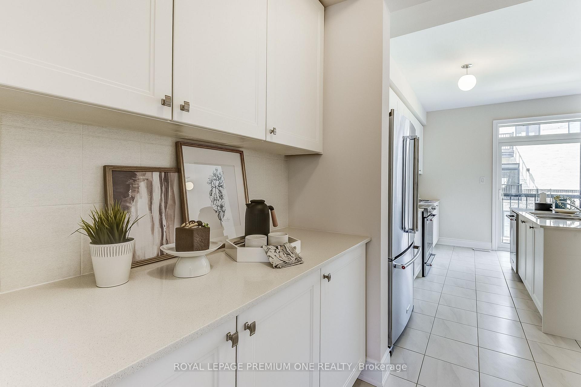 Photo 28 of 64 Tennant Circle, Vaughan, Vellore Village — HOMEH