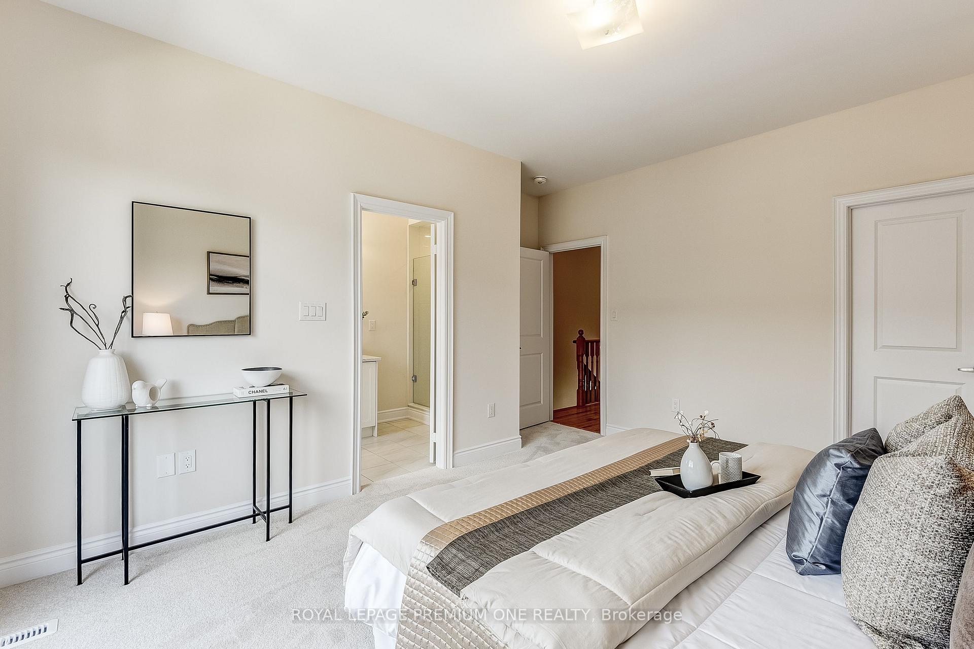 Photo 21 of 64 Tennant Circle, Vaughan, Vellore Village — HOMEH