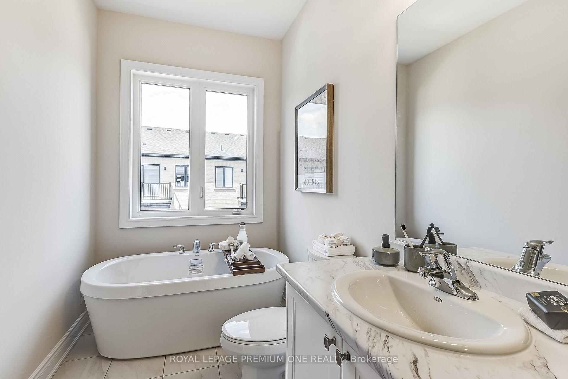 Photo 25 of 64 Tennant Circle, Vaughan, Vellore Village — HOMEH