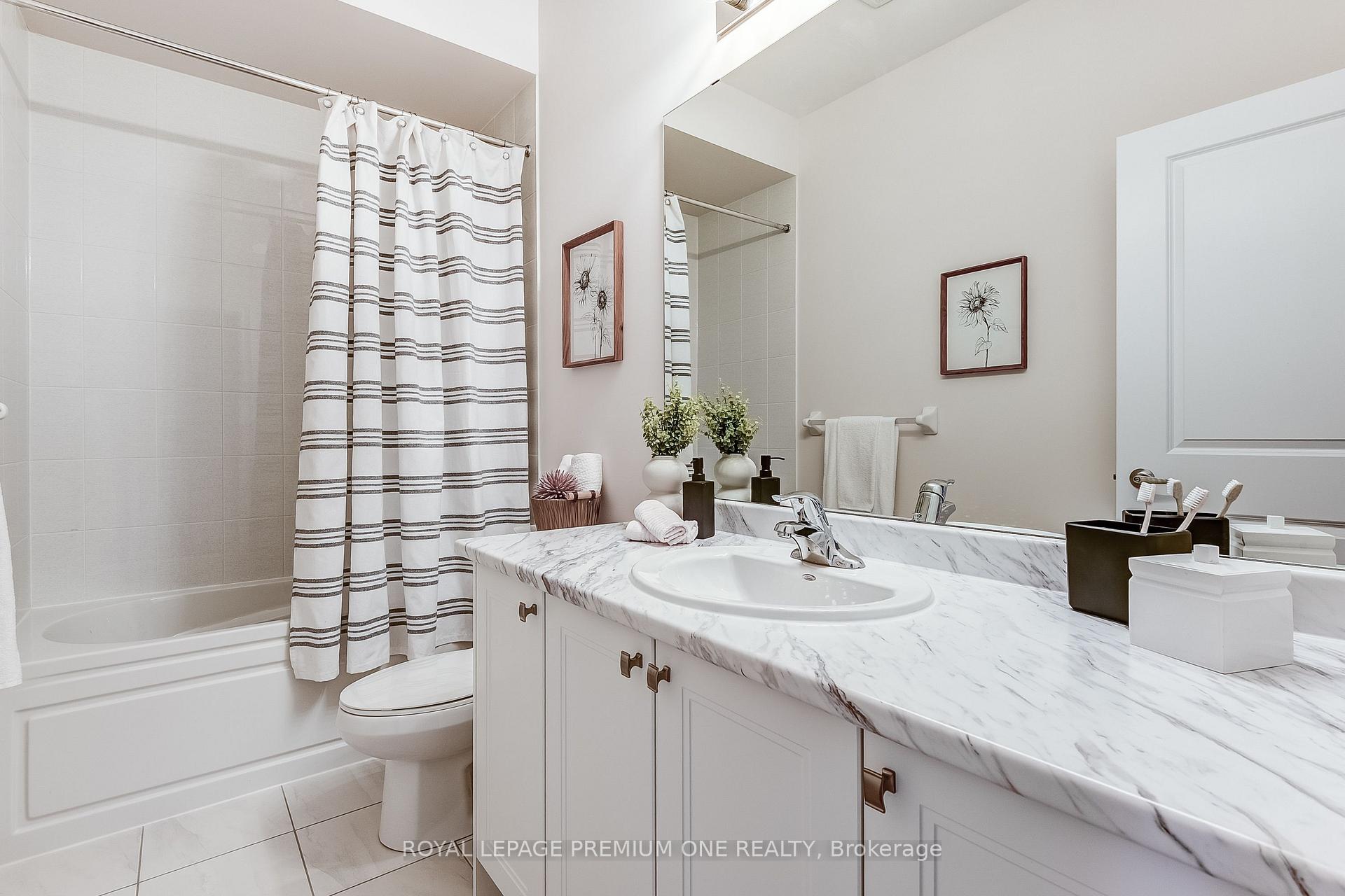 Photo 49 of 64 Tennant Circle, Vaughan, Vellore Village — HOMEH