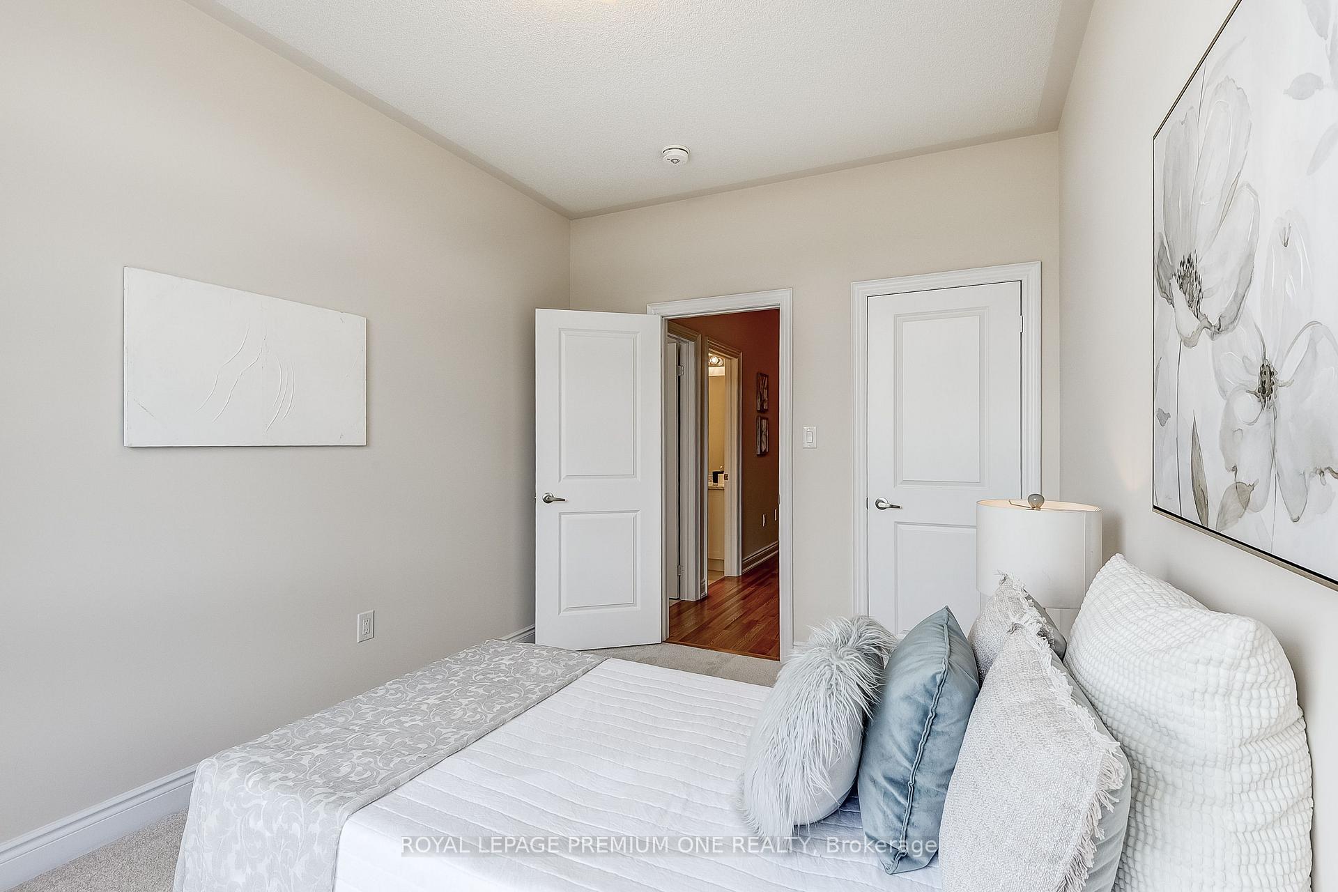 Photo 40 of 64 Tennant Circle, Vaughan, Vellore Village — HOMEH
