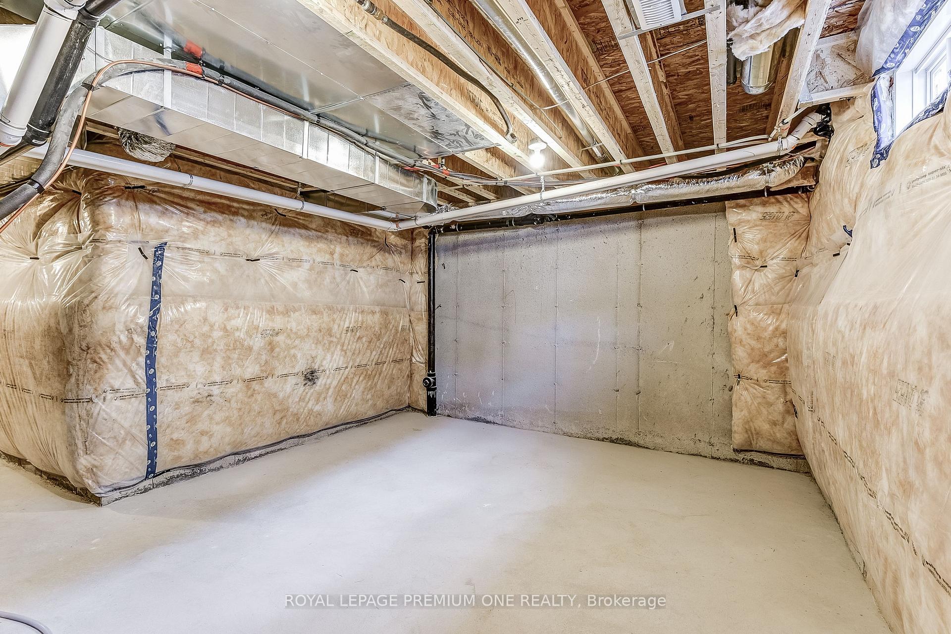 Photo 47 of 64 Tennant Circle, Vaughan, Vellore Village — HOMEH