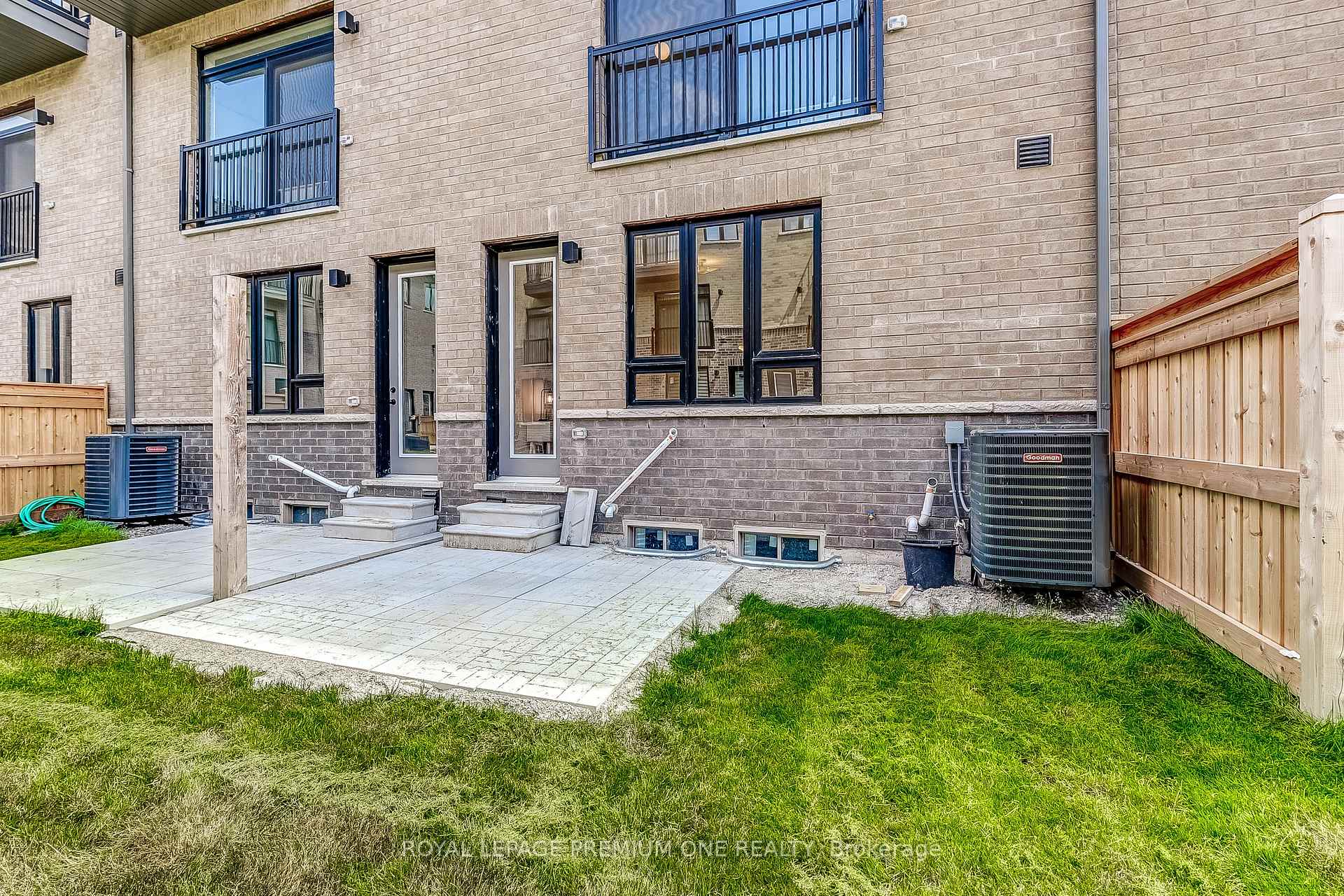 Photo 33 of 64 Tennant Circle, Vaughan, Vellore Village — HOMEH