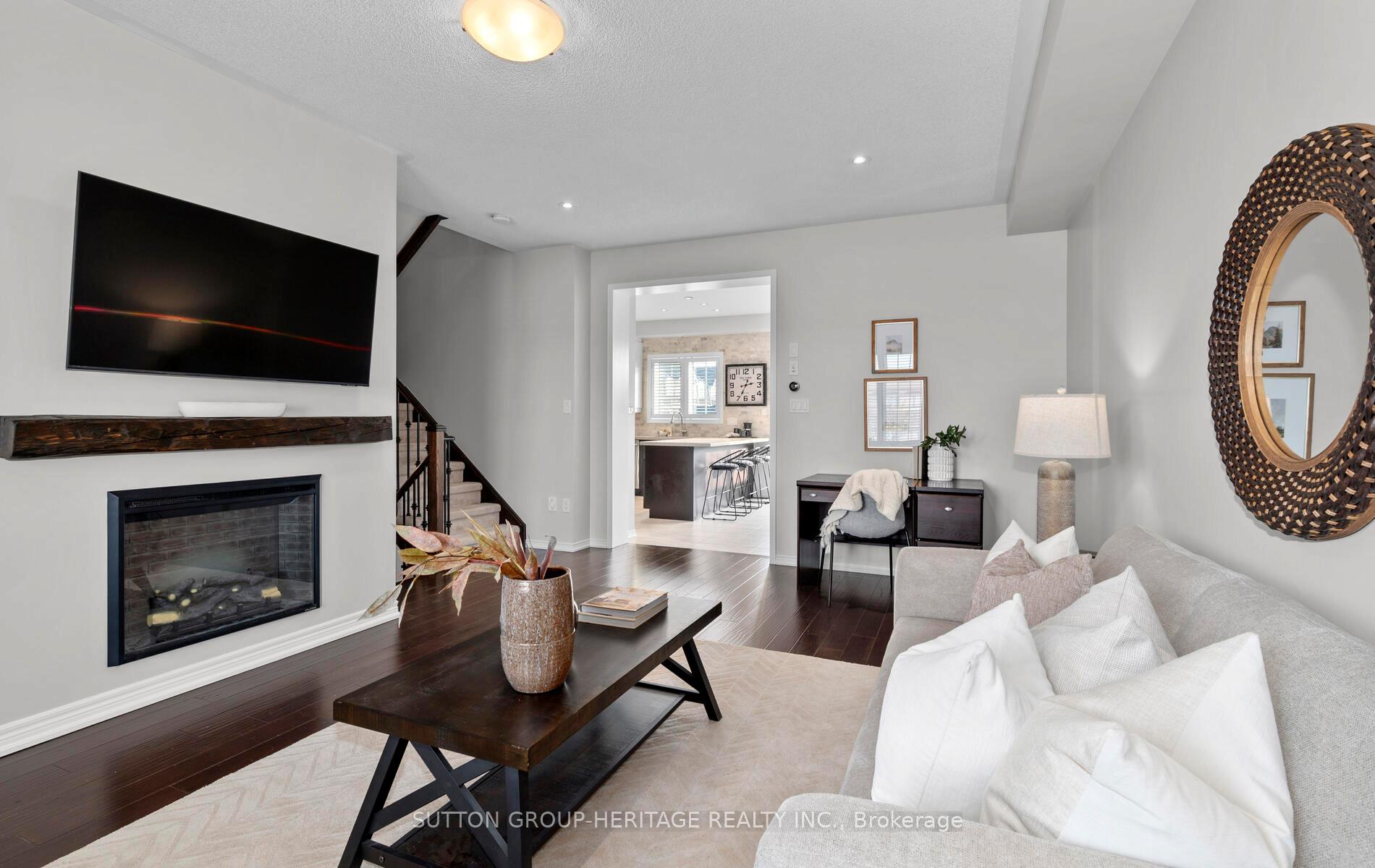 Photo 15 of 4 Aller Park Way, Whitby, Brooklin — HOMEH