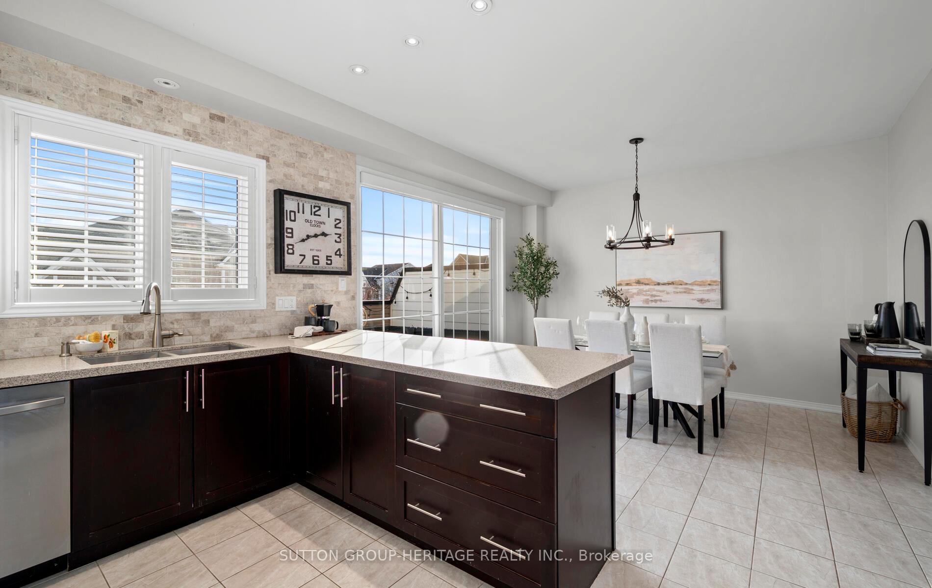 Photo 26 of 4 Aller Park Way, Whitby, Brooklin — HOMEH