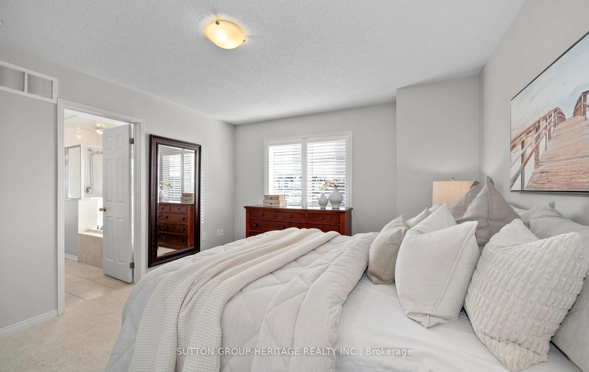 Photo 20 of 4 Aller Park Way, Whitby, Brooklin — HOMEH