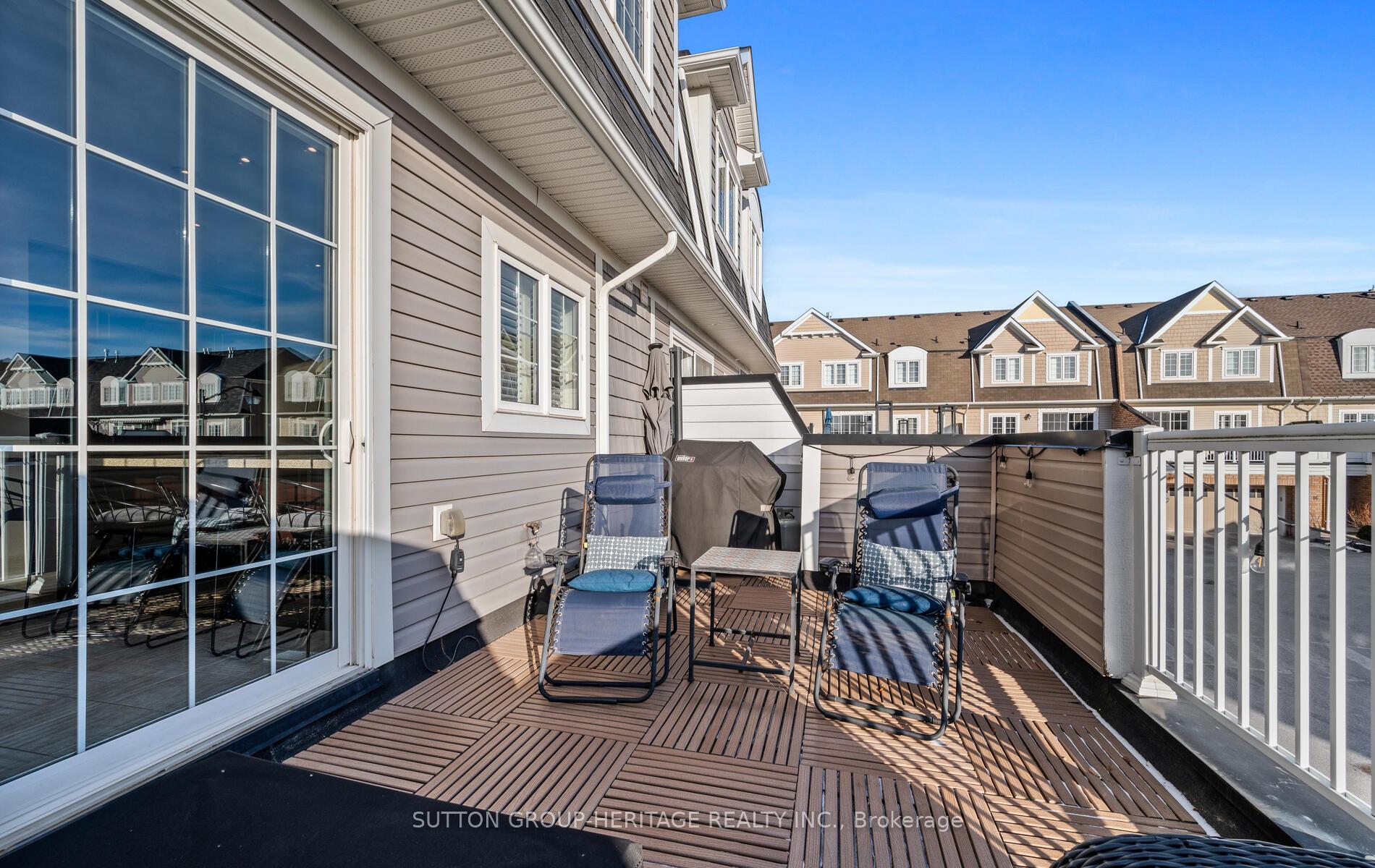 Photo 18 of 4 Aller Park Way, Whitby, Brooklin — HOMEH