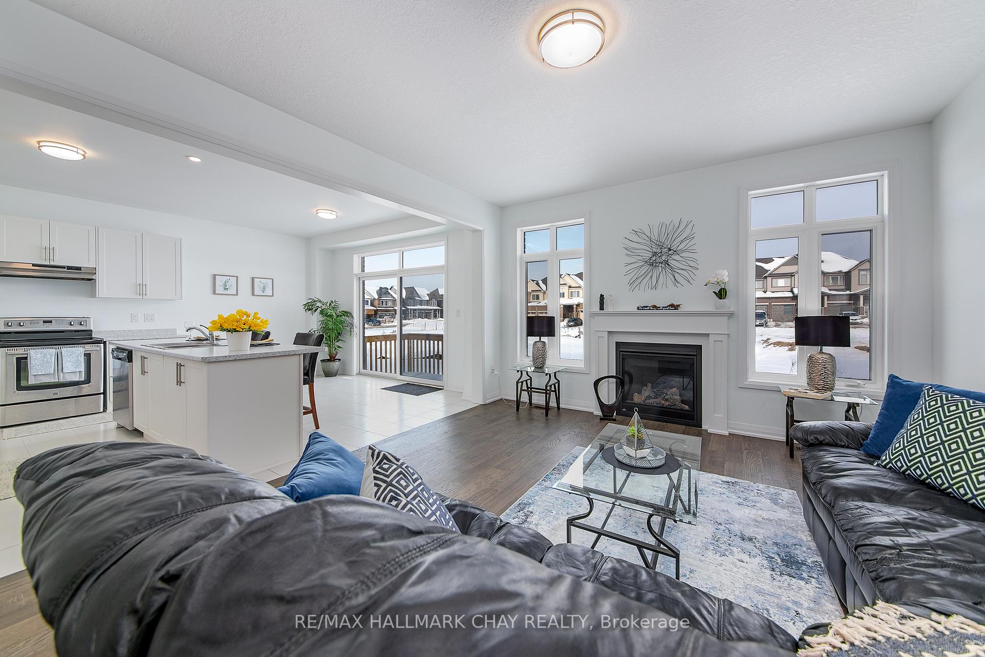 Photo 7 of 11 Copperhill Heights, Barrie, Painswick South — HOMEH