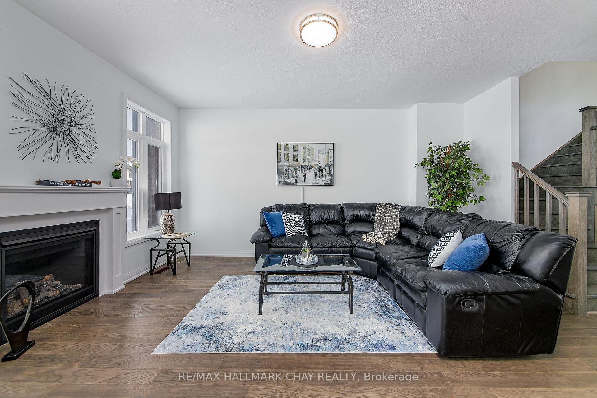 Photo 12 of 11 Copperhill Heights, Barrie, Painswick South — HOMEH