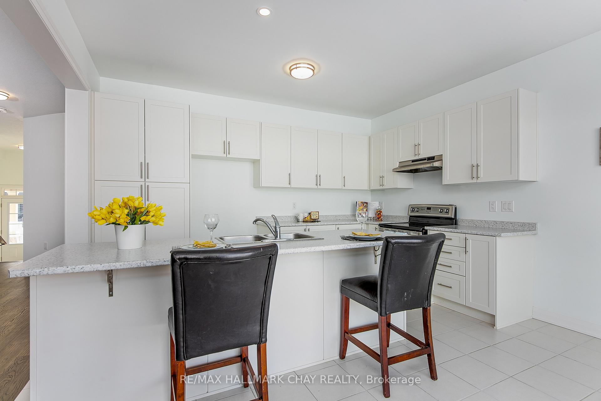 Photo 16 of 11 Copperhill Heights, Barrie, Painswick South — HOMEH