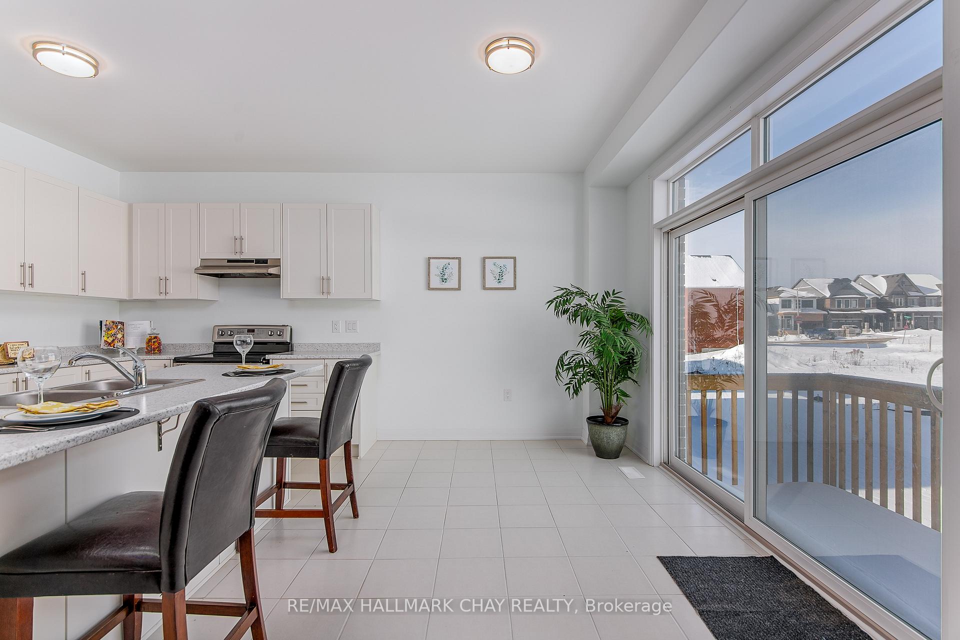 Photo 15 of 11 Copperhill Heights, Barrie, Painswick South — HOMEH