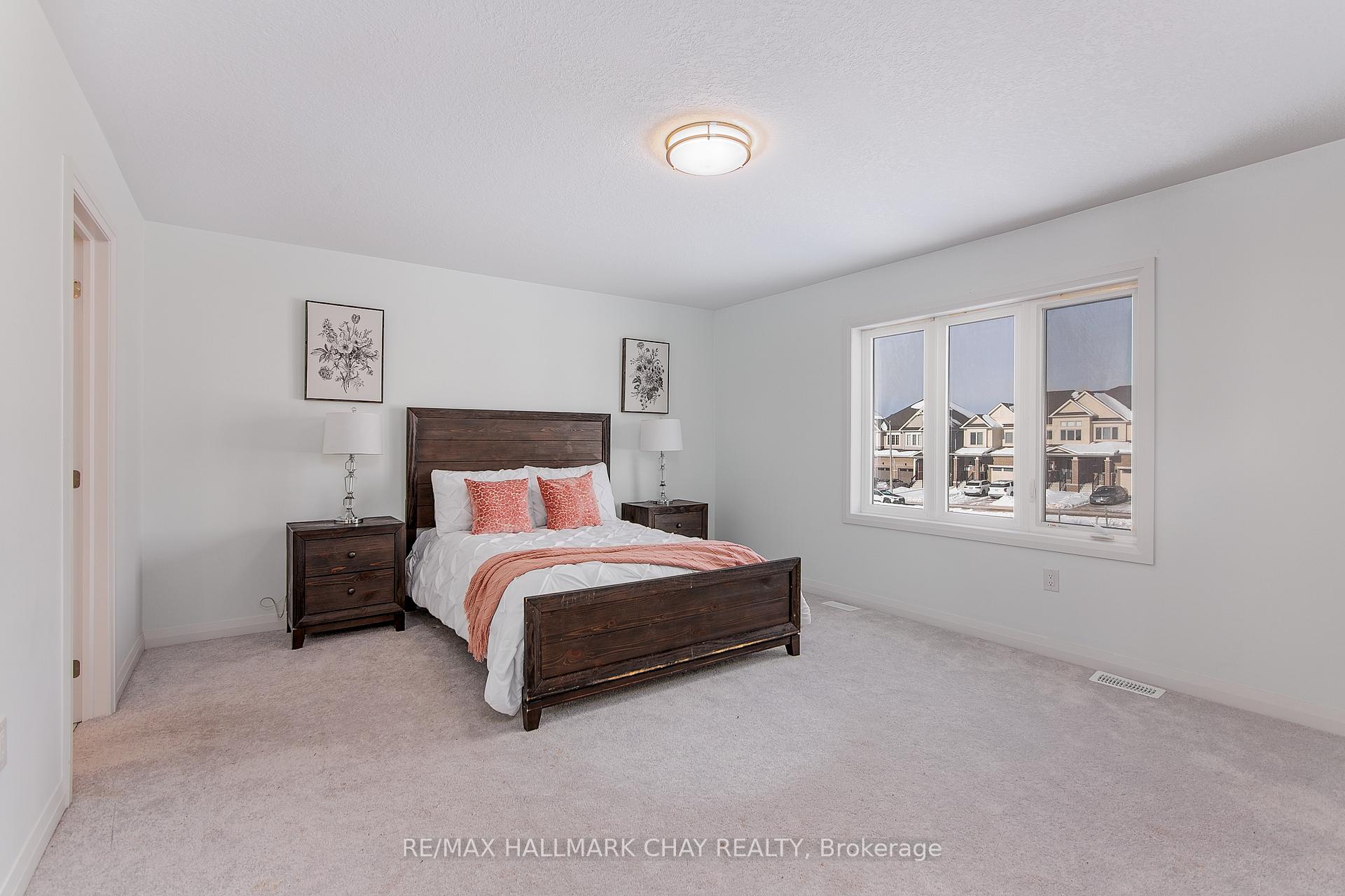 Photo 14 of 11 Copperhill Heights, Barrie, Painswick South — HOMEH