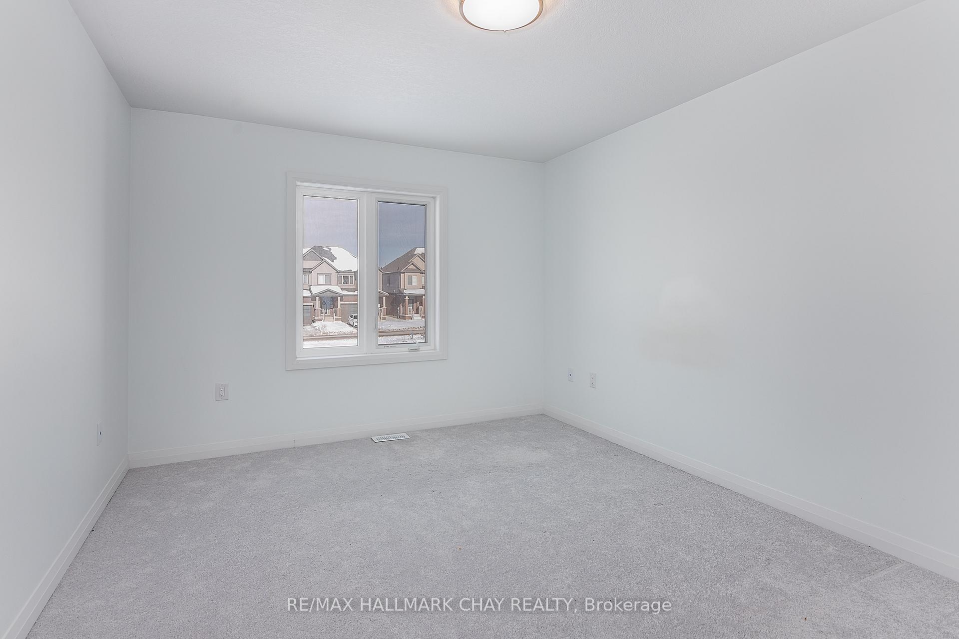 Photo 35 of 11 Copperhill Heights, Barrie, Painswick South — HOMEH