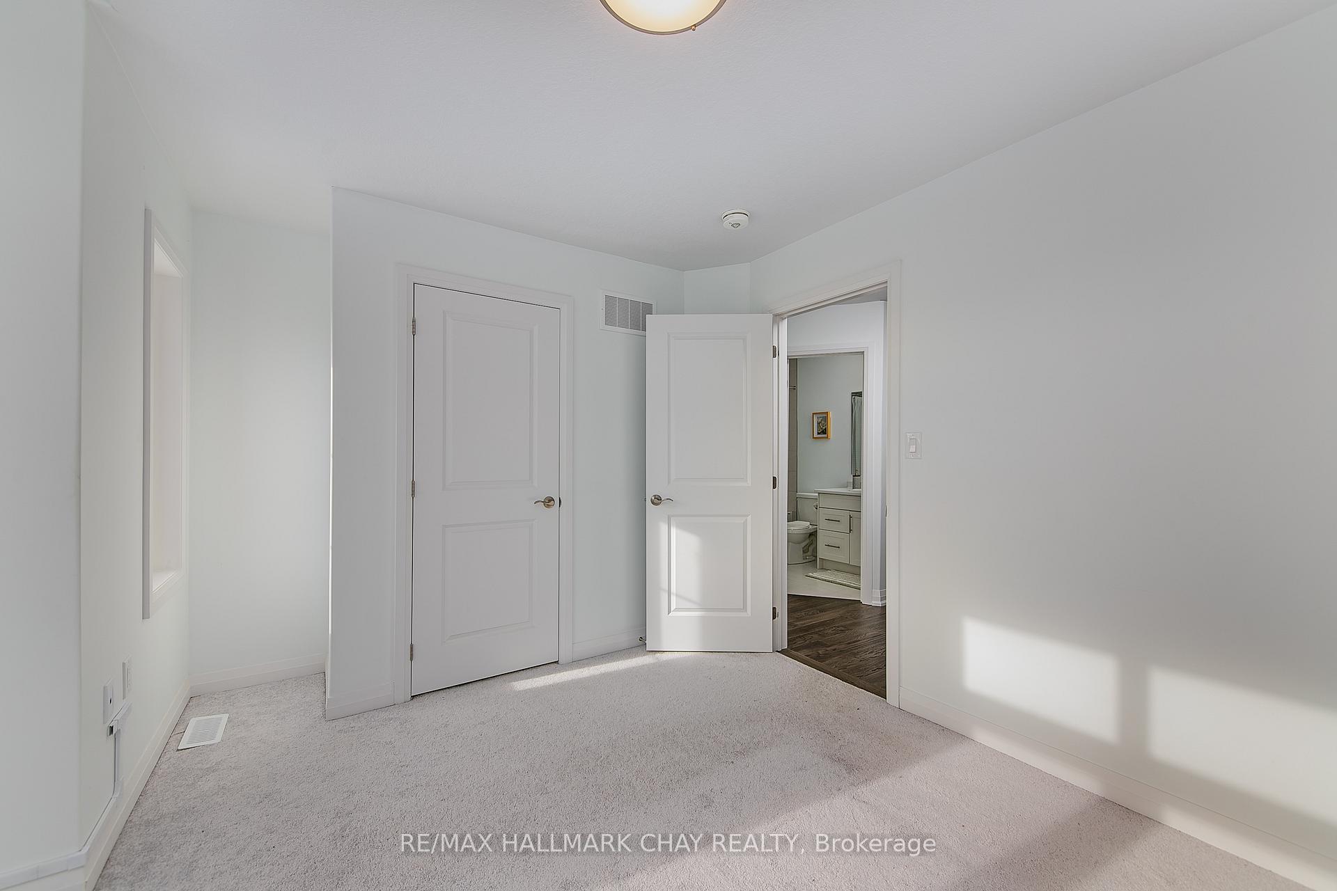 Photo 18 of 11 Copperhill Heights, Barrie, Painswick South — HOMEH