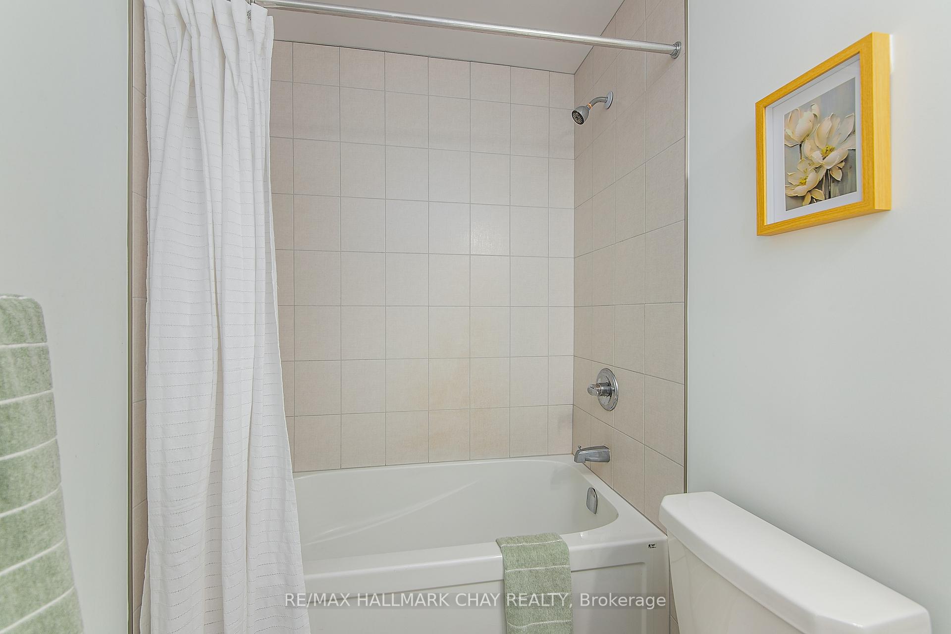 Photo 40 of 11 Copperhill Heights, Barrie, Painswick South — HOMEH