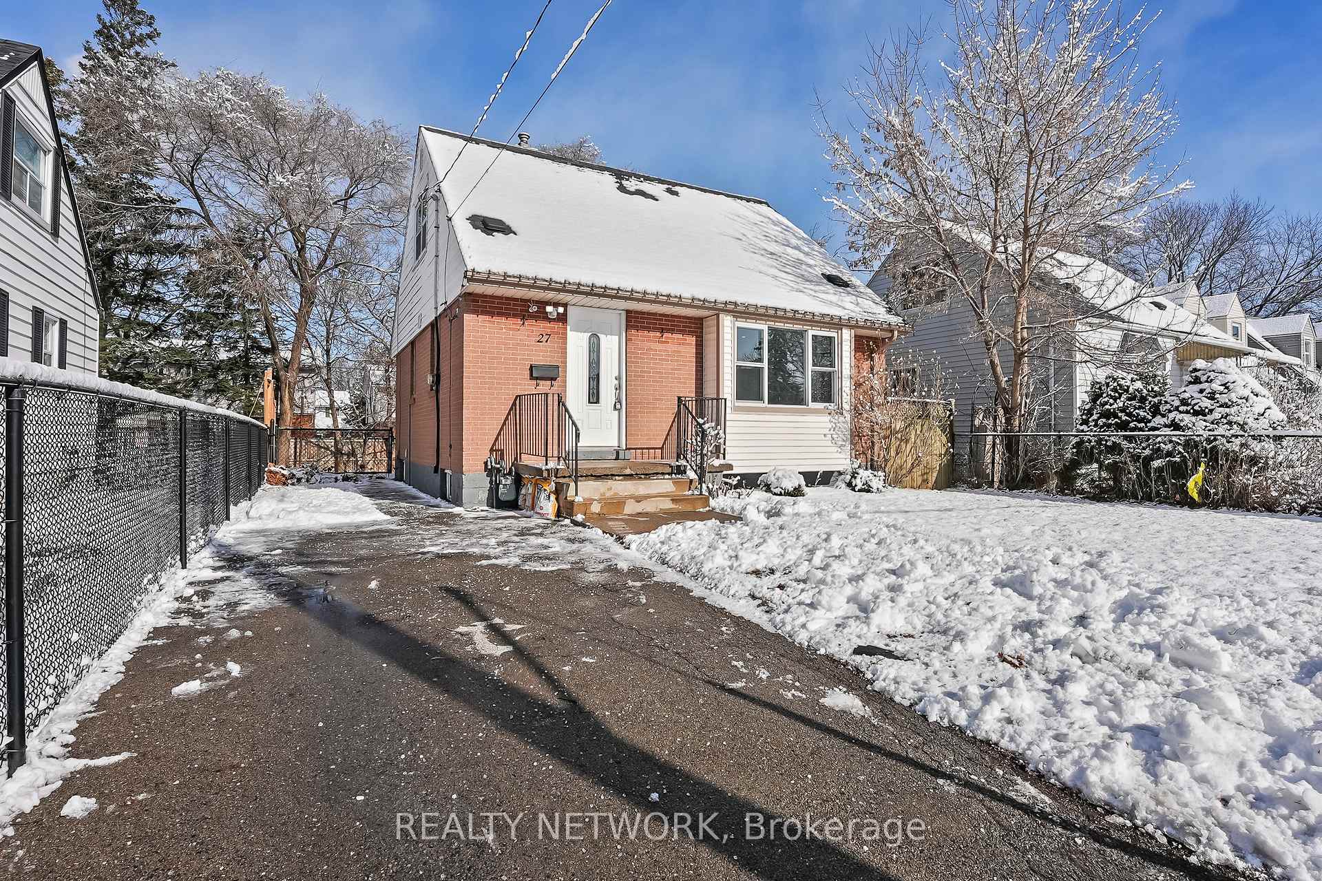 Photo 1 of 27 Glengrove Avenue, Hamilton, McQuesten — HOMEH
