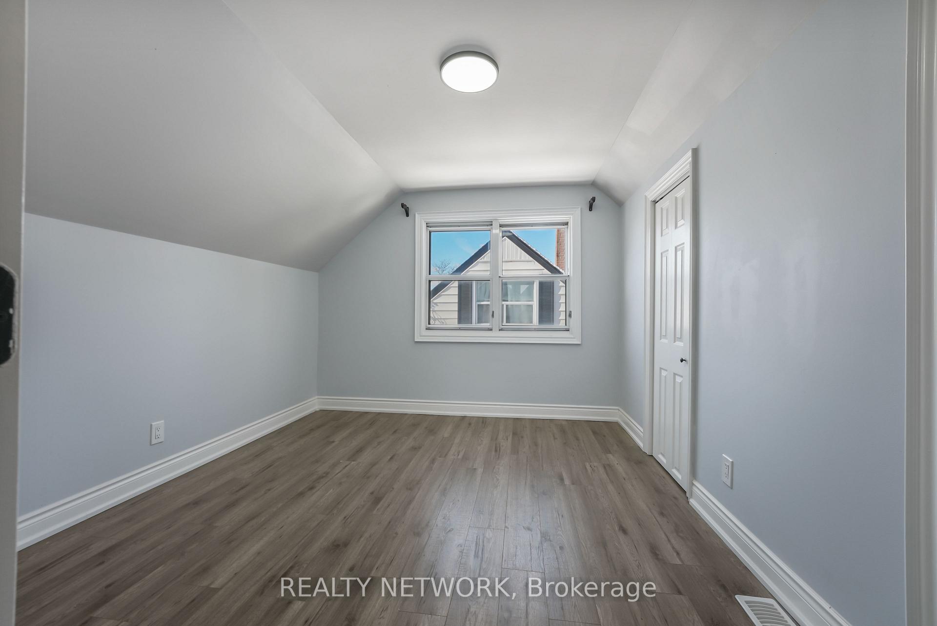 Photo 23 of 27 Glengrove Avenue, Hamilton, McQuesten — HOMEH