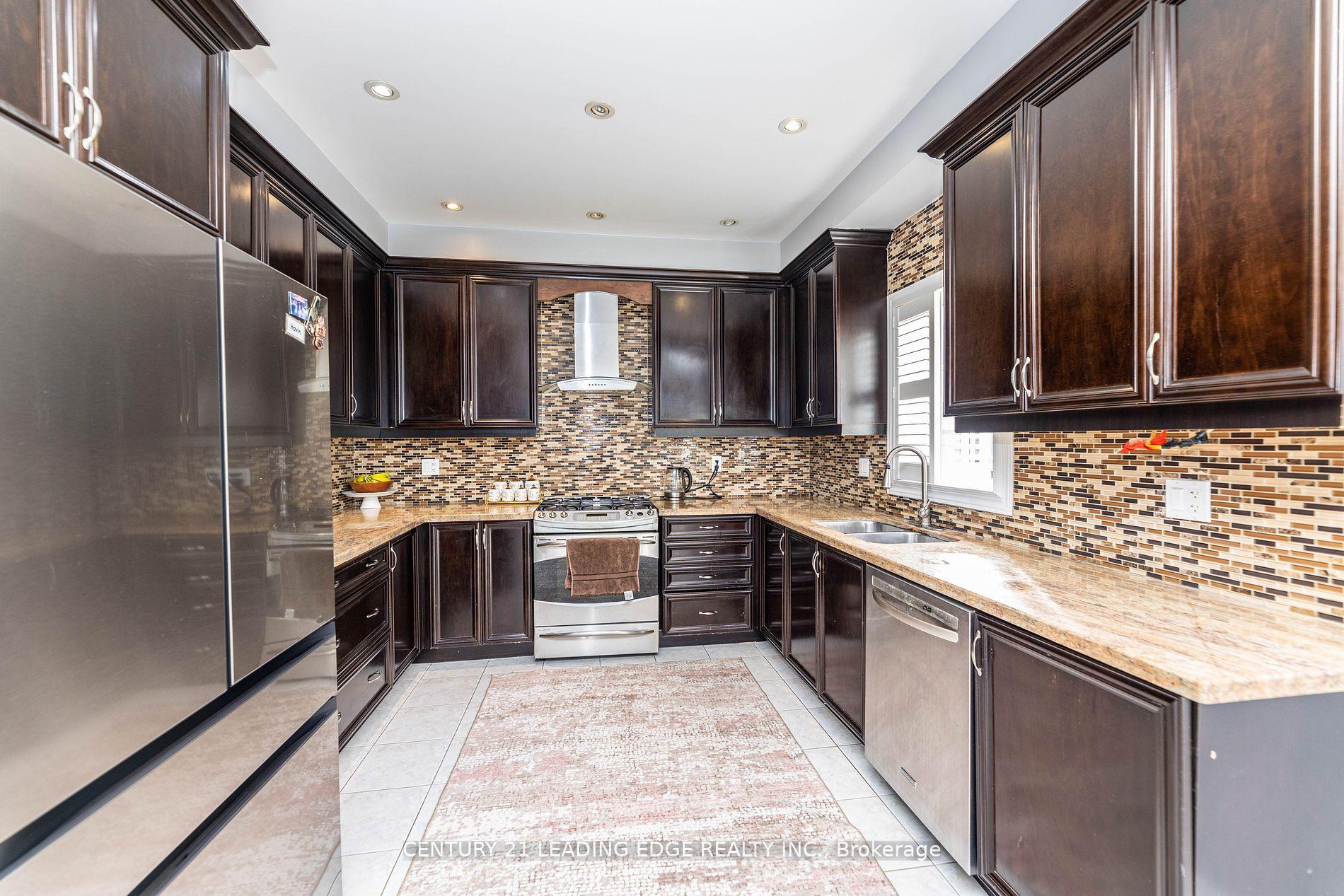Photo 4 of 11 Bellini Avenue, Vaughan, Vellore Village — HOMEH
