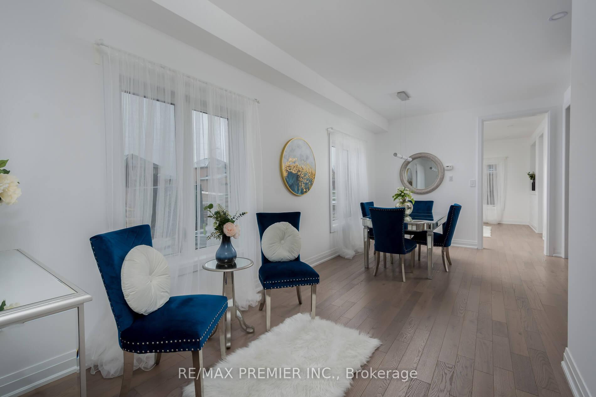 Photo 4 of 29 Virro Court, Vaughan, West Woodbridge — HOMEH