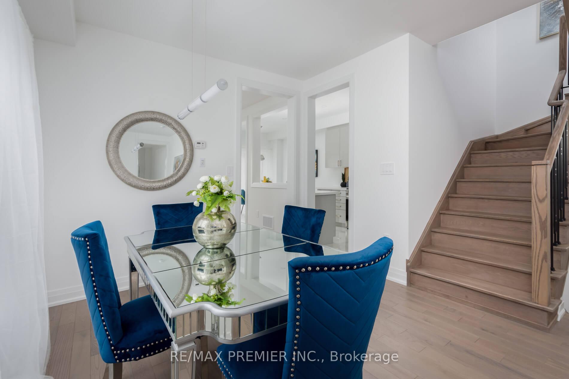 Photo 11 of 29 Virro Court, Vaughan, West Woodbridge — HOMEH