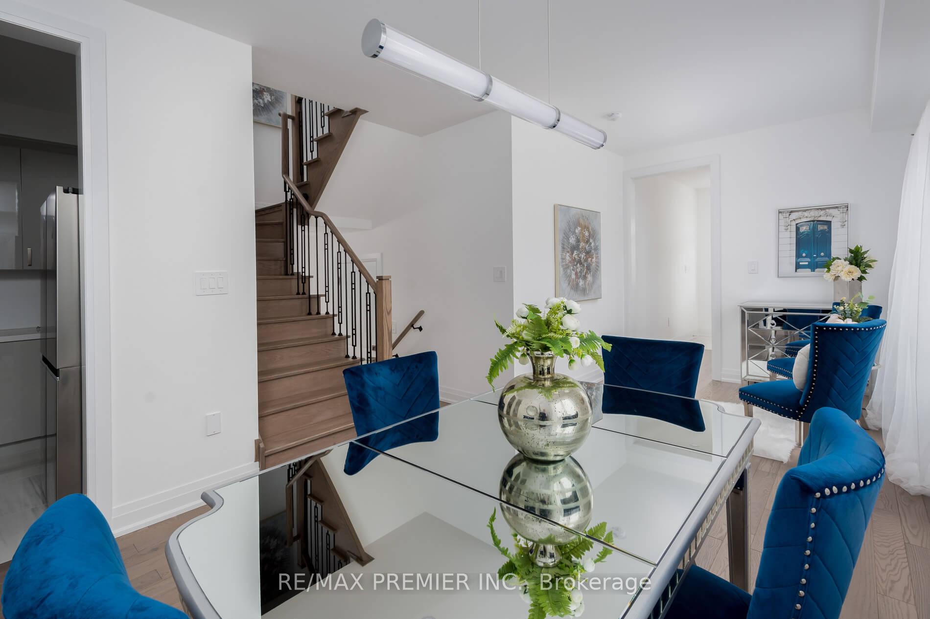 Photo 6 of 29 Virro Court, Vaughan, West Woodbridge — HOMEH