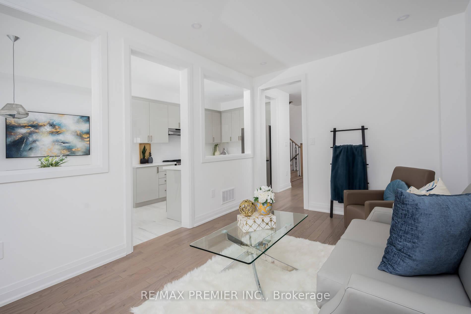 Photo 13 of 29 Virro Court, Vaughan, West Woodbridge — HOMEH