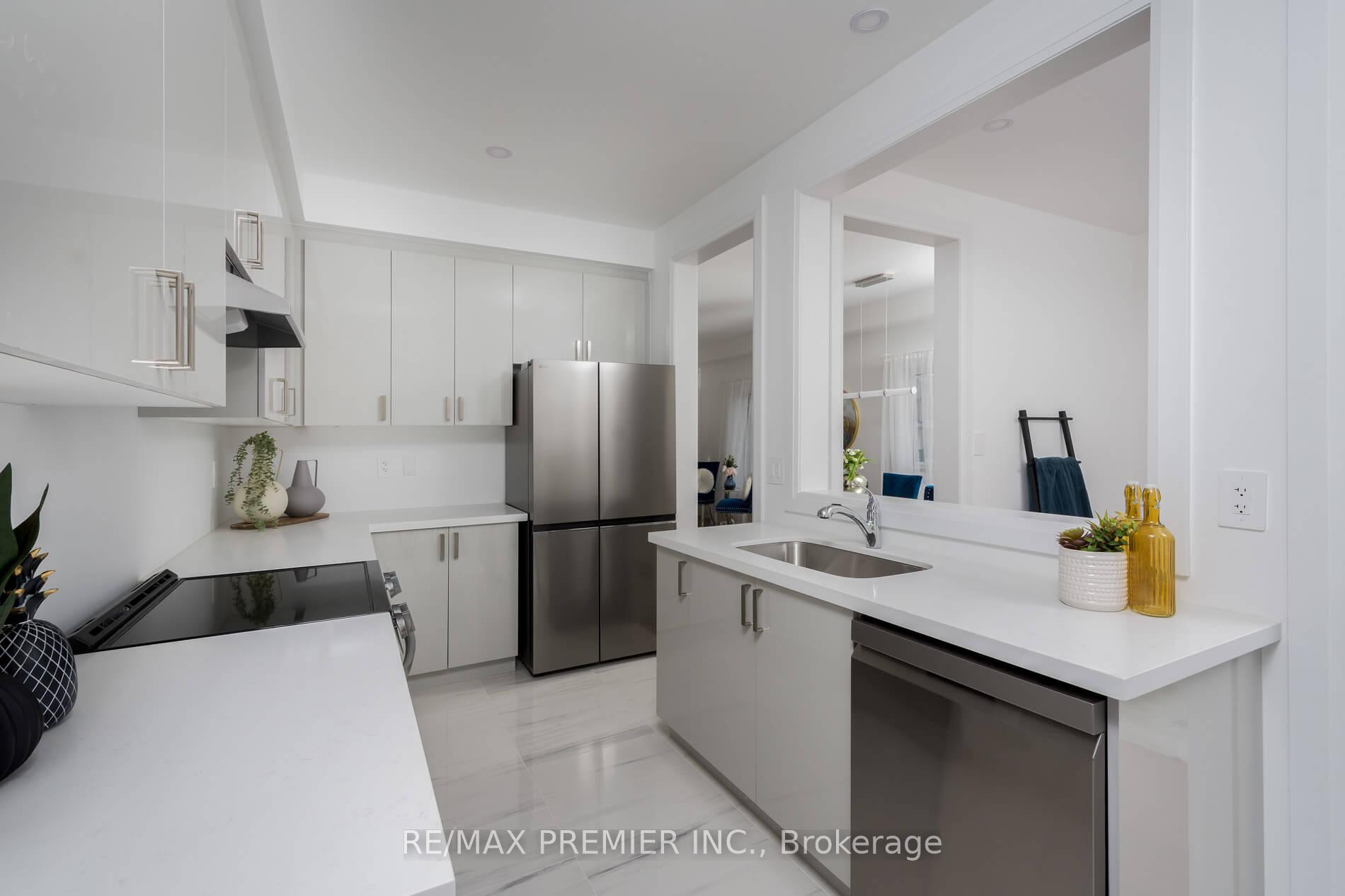 Photo 14 of 29 Virro Court, Vaughan, West Woodbridge — HOMEH