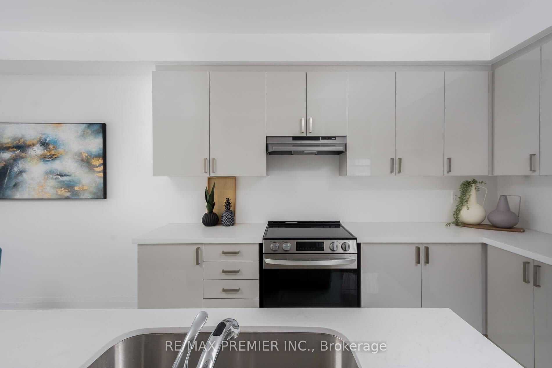Photo 15 of 29 Virro Court, Vaughan, West Woodbridge — HOMEH