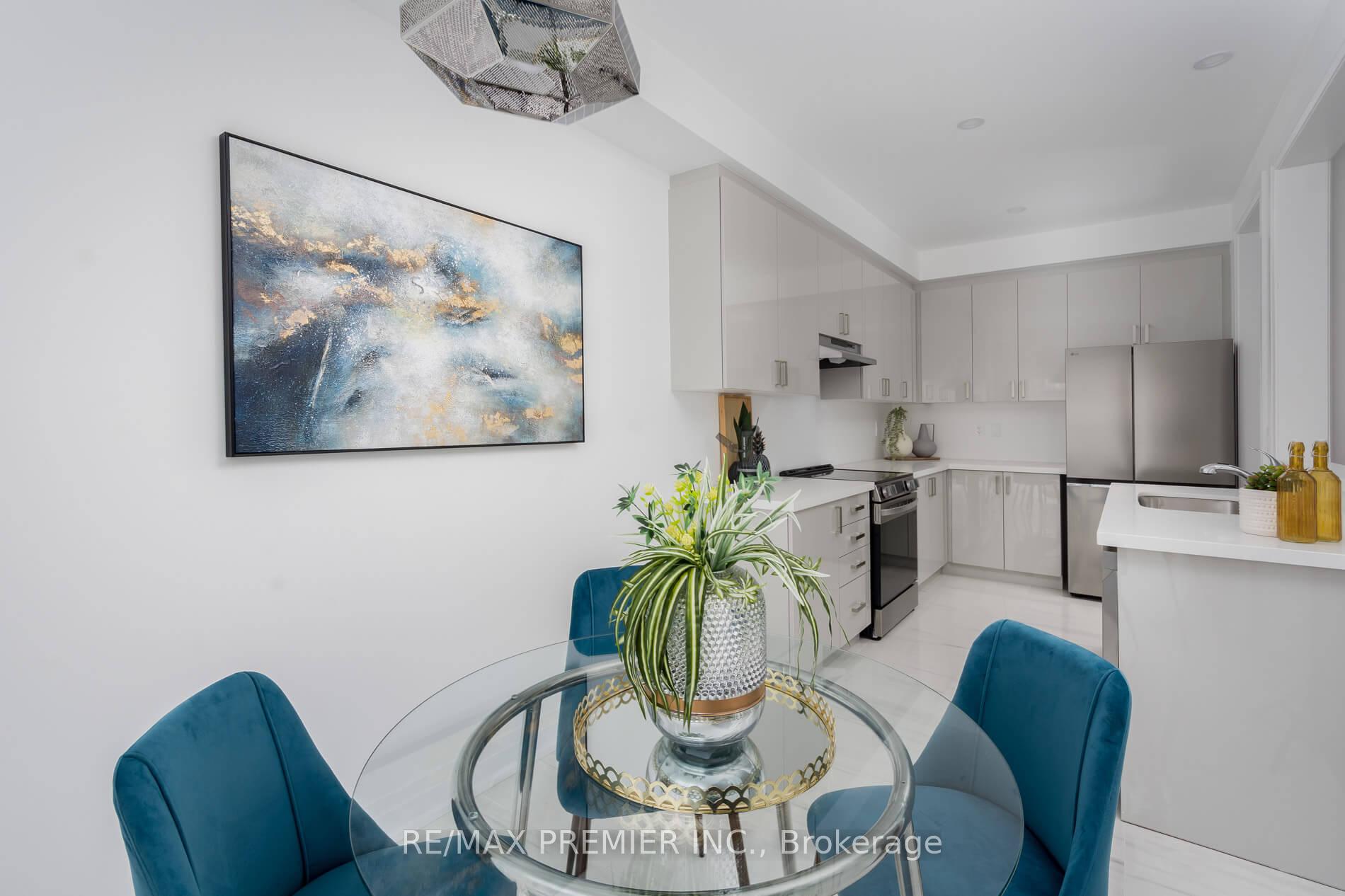 Photo 20 of 29 Virro Court, Vaughan, West Woodbridge — HOMEH