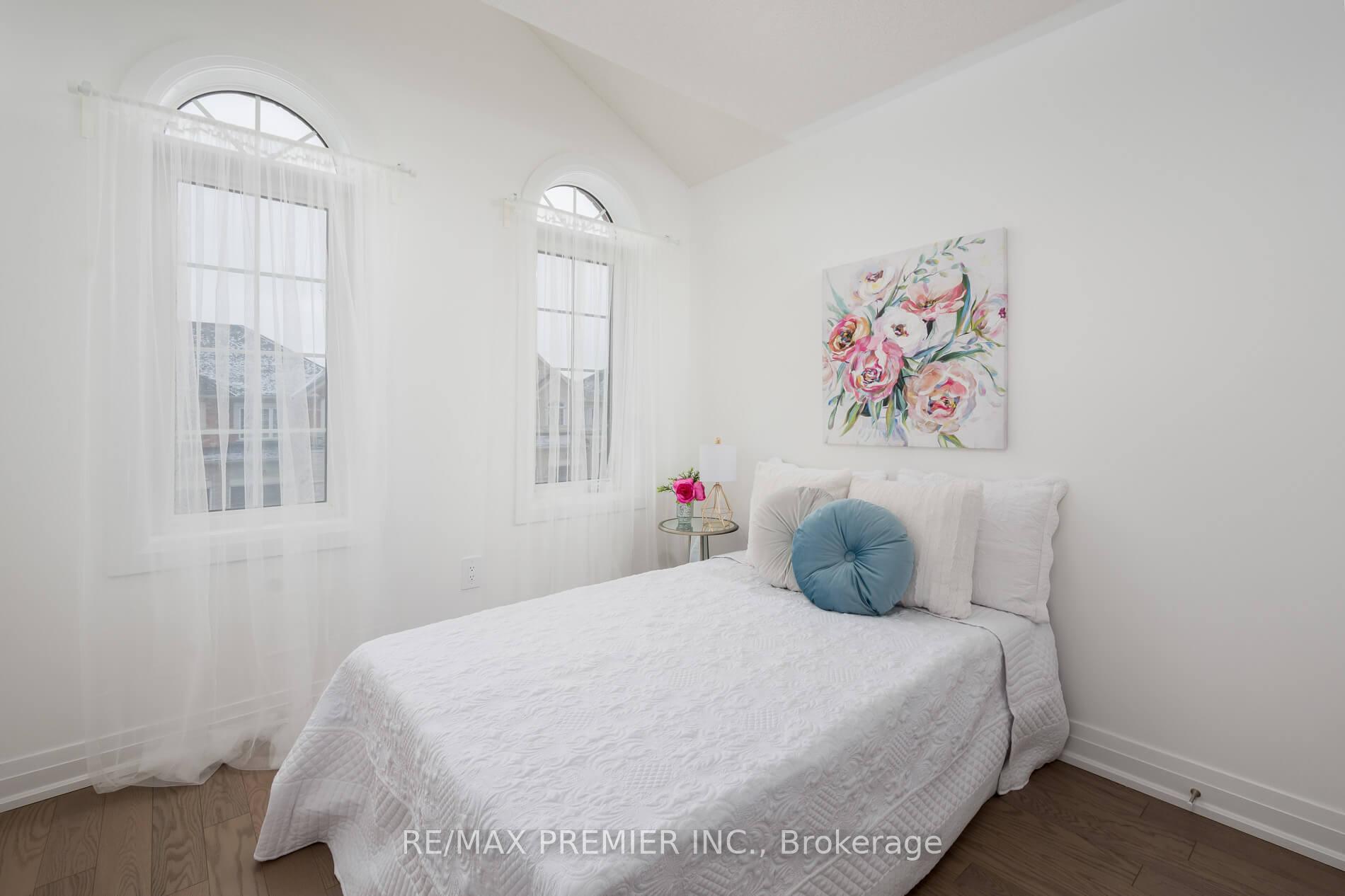 Photo 25 of 29 Virro Court, Vaughan, West Woodbridge — HOMEH