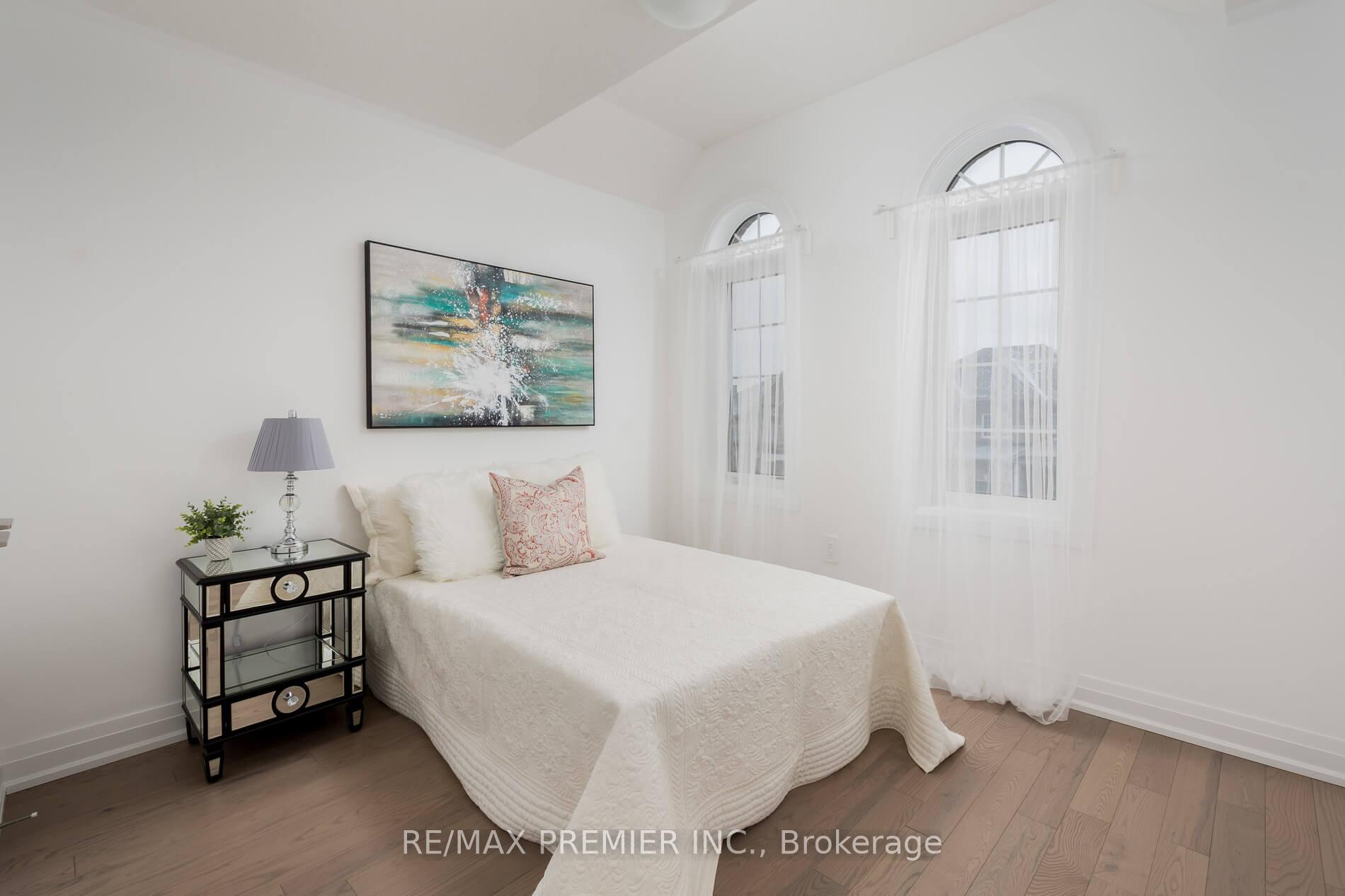 Photo 24 of 29 Virro Court, Vaughan, West Woodbridge — HOMEH