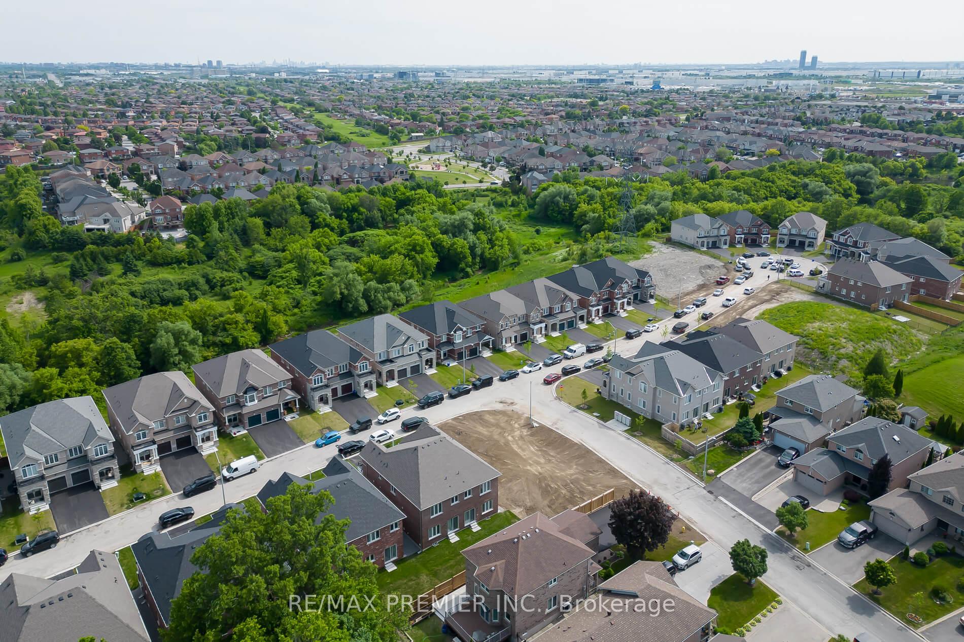 Photo 38 of 29 Virro Court, Vaughan, West Woodbridge — HOMEH