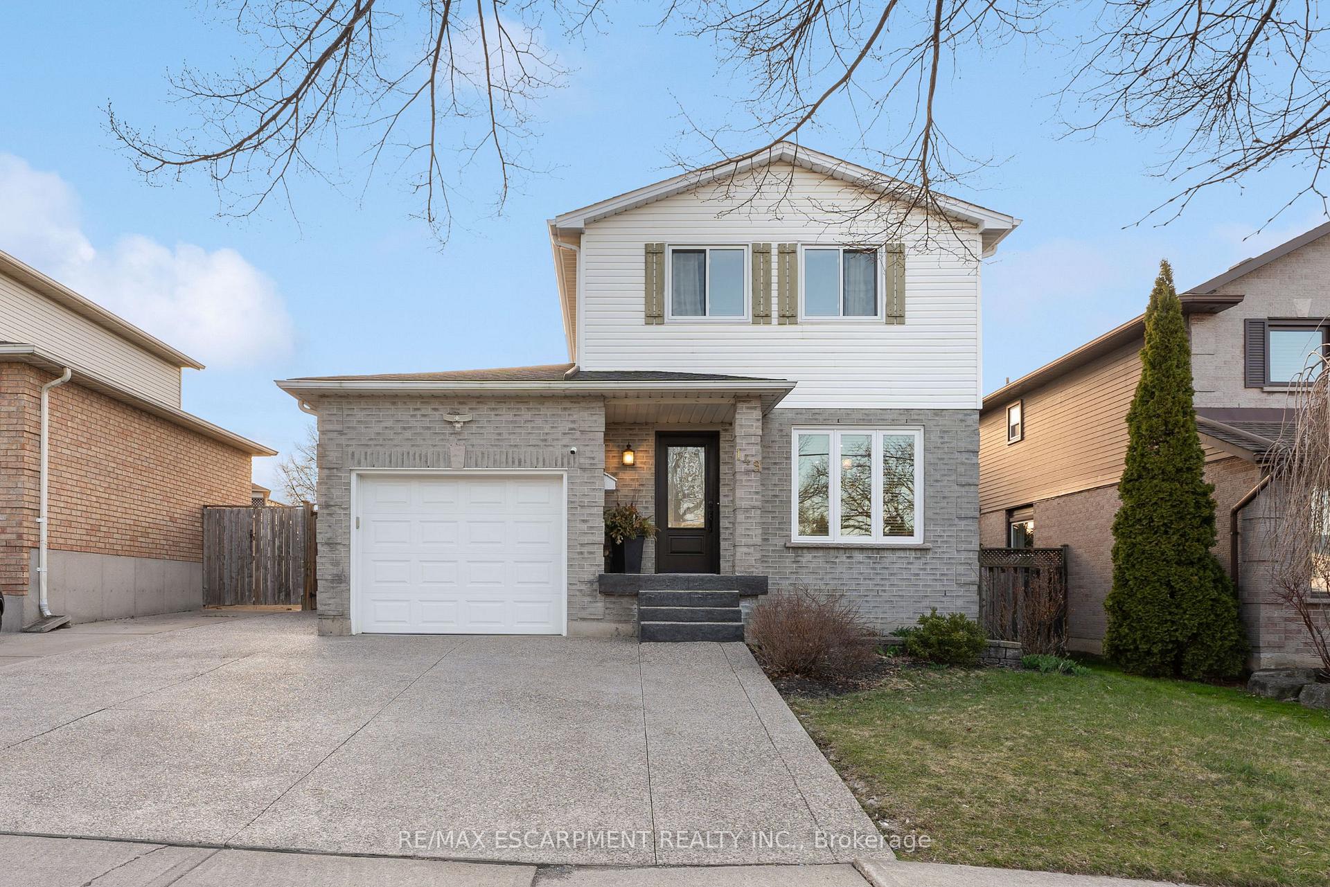 Photo 4 of 149 First Road W, Hamilton, Stoney Creek — HOMEH