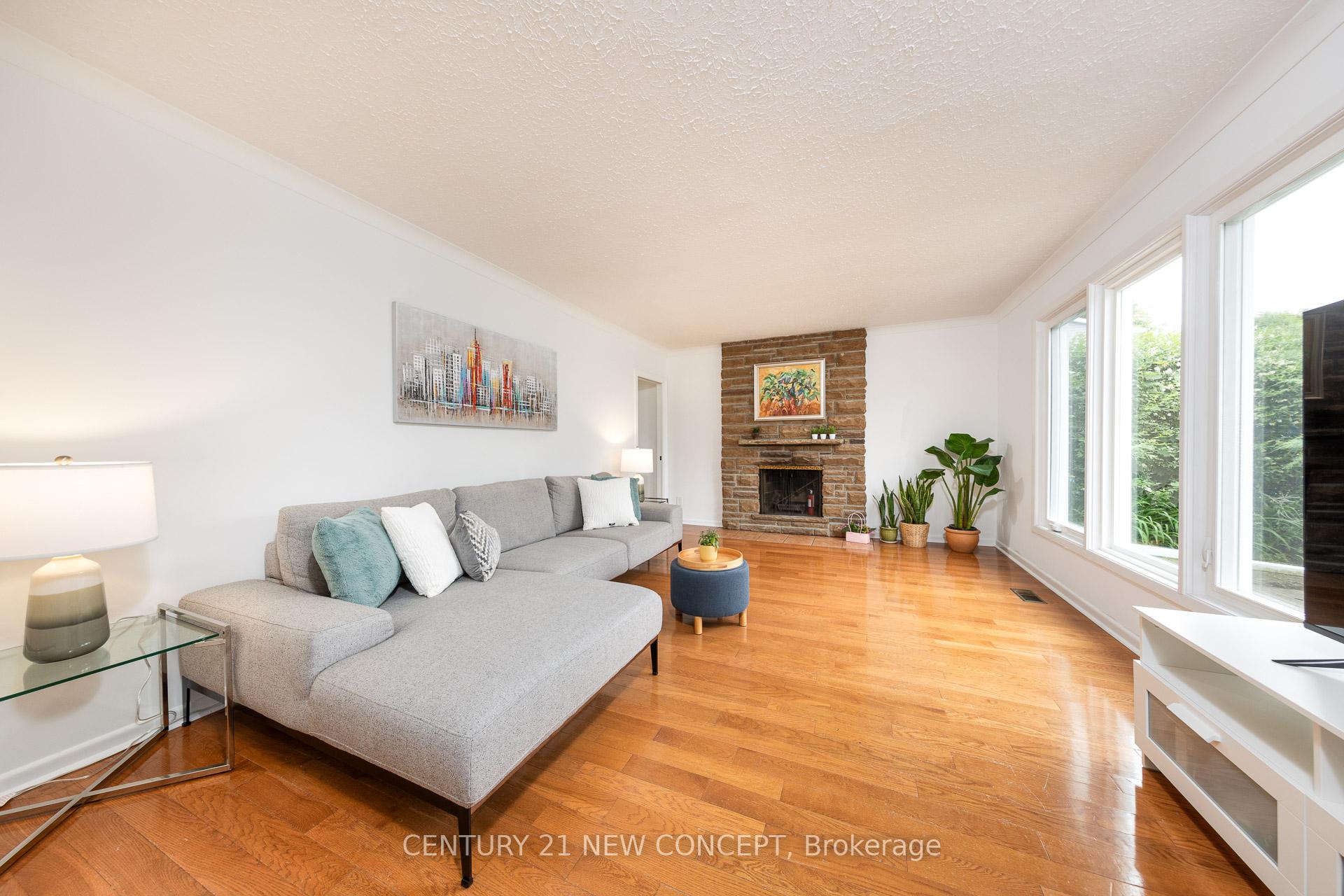 Photo 3 of 151 Grandview Avenue, Markham, Grandview — HOMEH